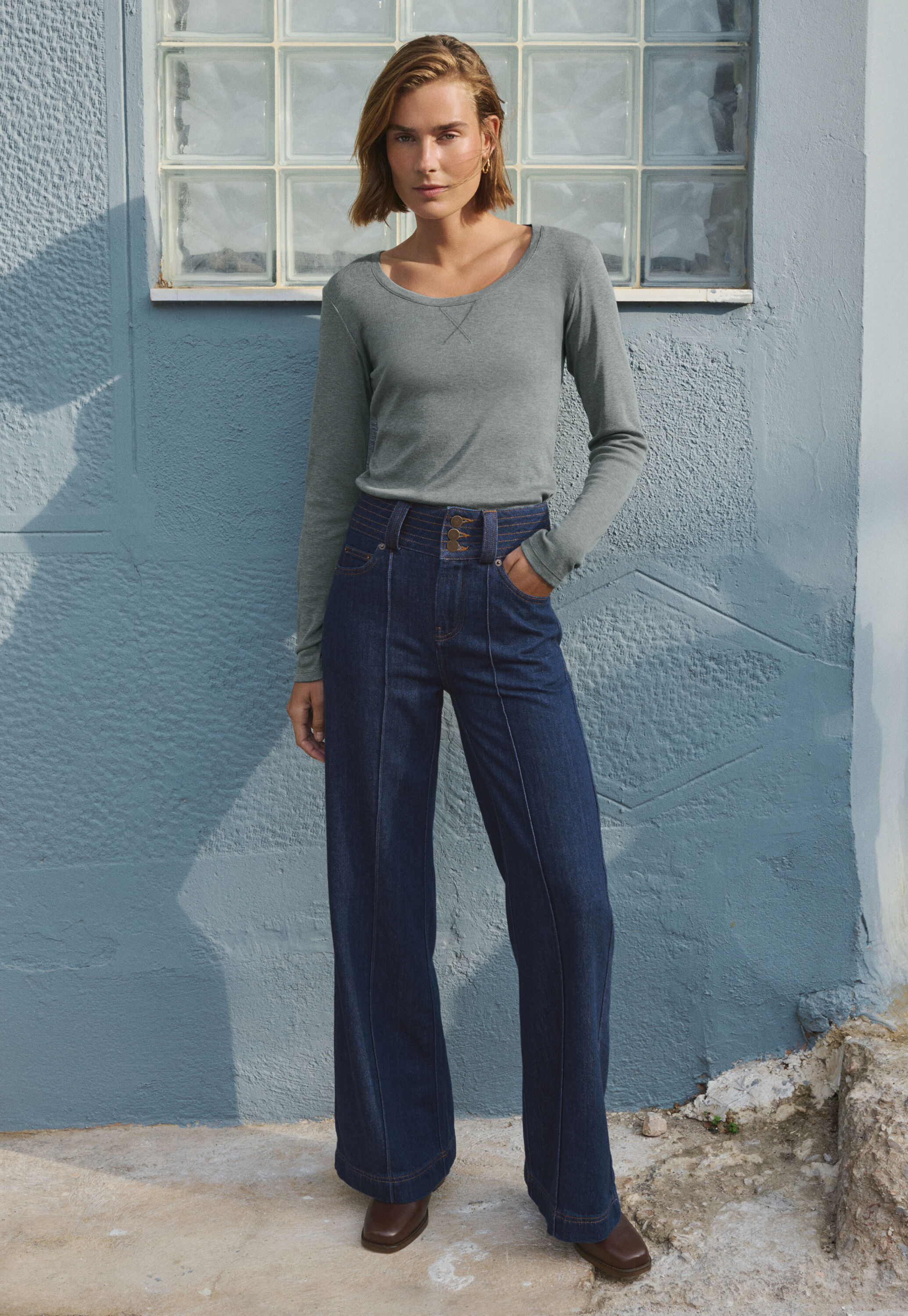 Flie&szlig;ende Jeans mit weitem Bein