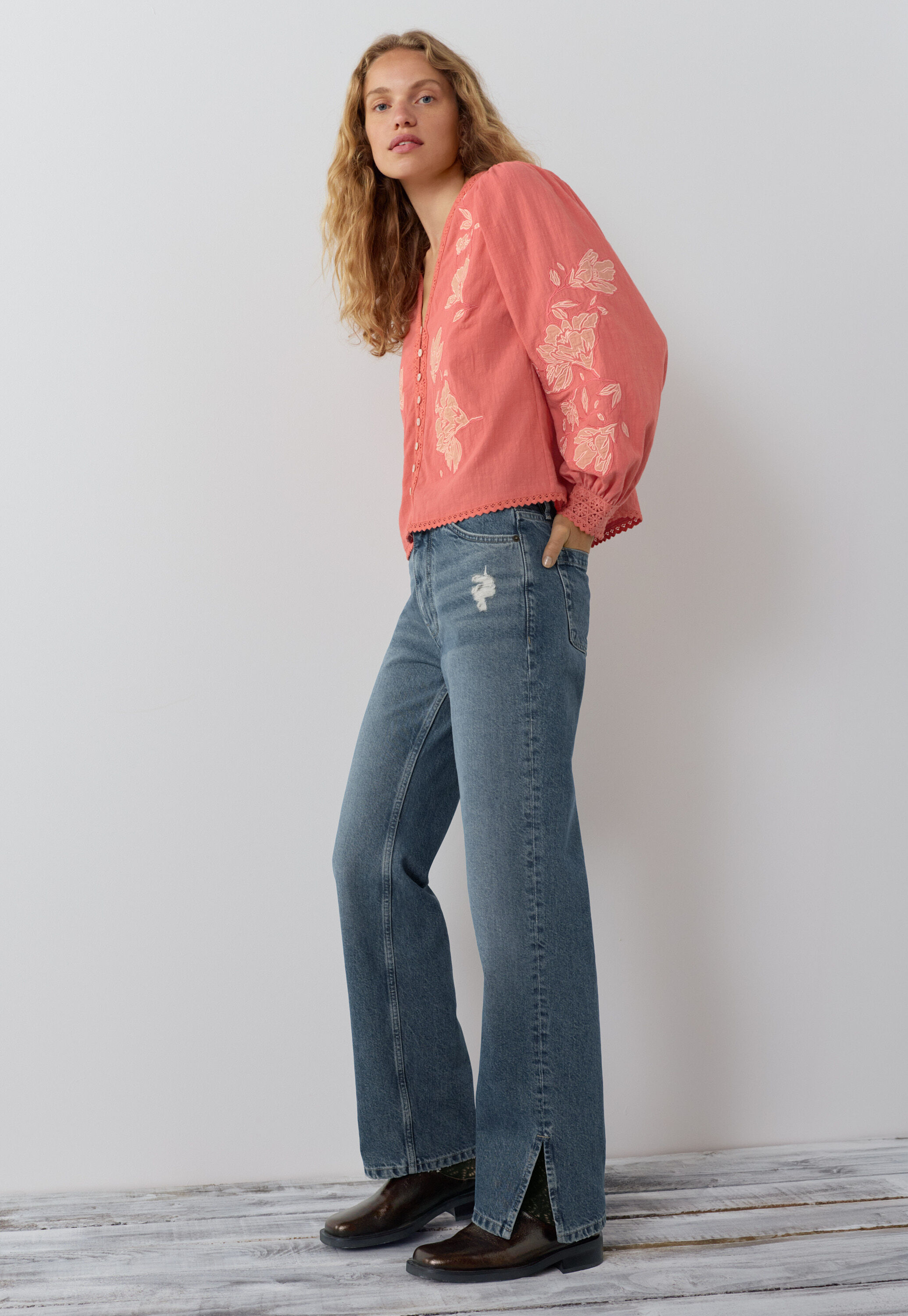 Bluse mit Applikationen, Koralle/Rouge, large
