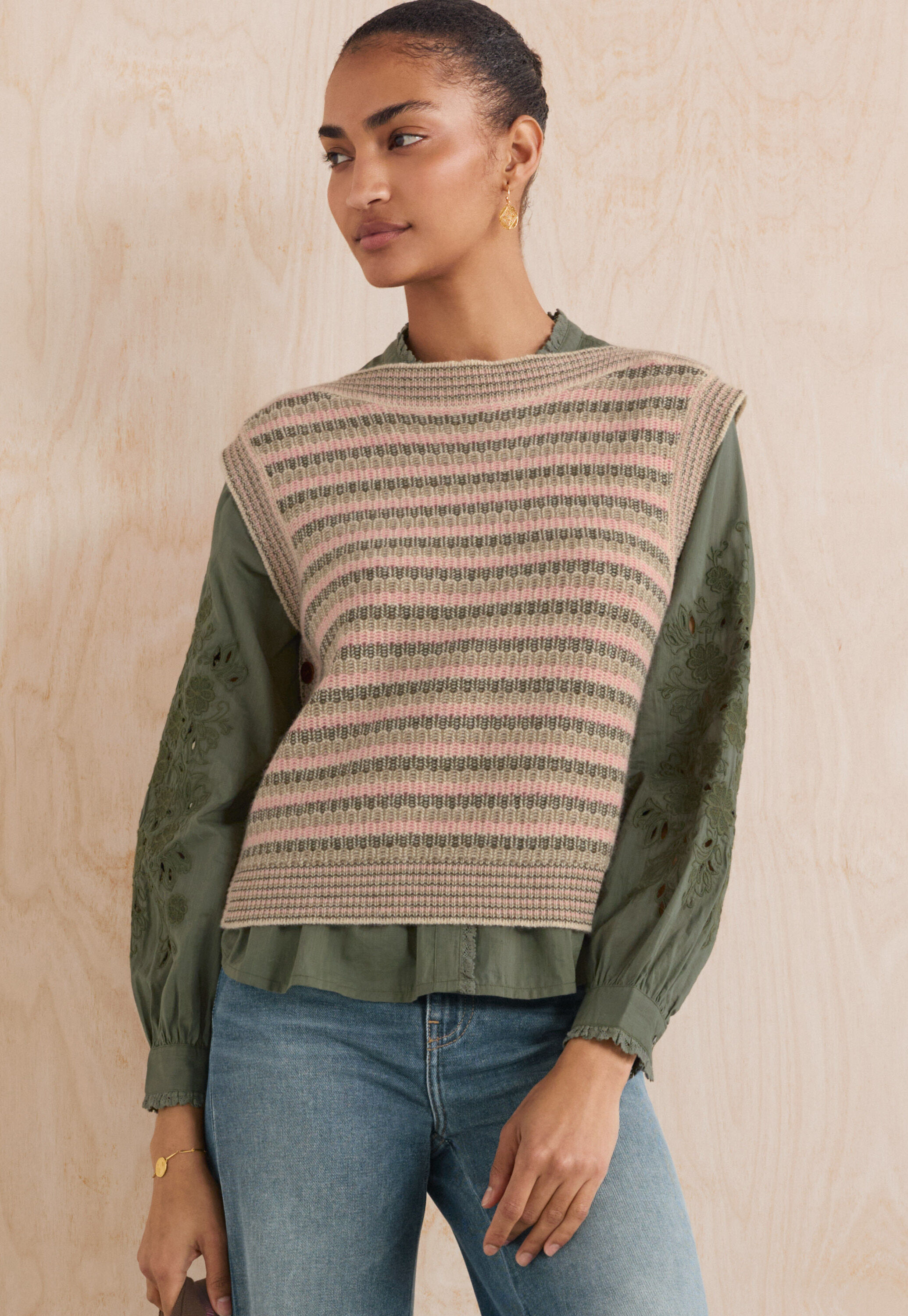 Bluse mit Spitze und Biesen