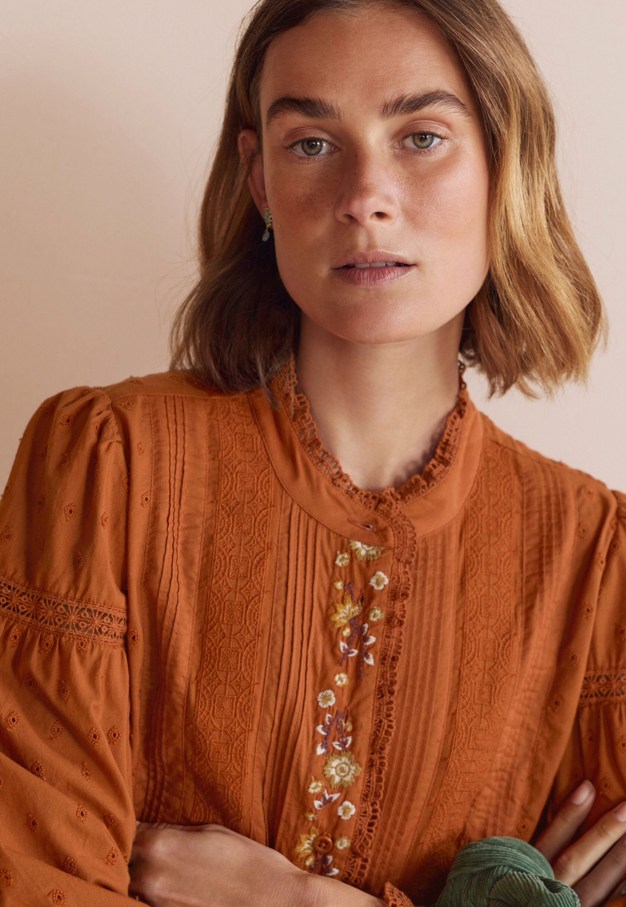 Bestickte Bluse