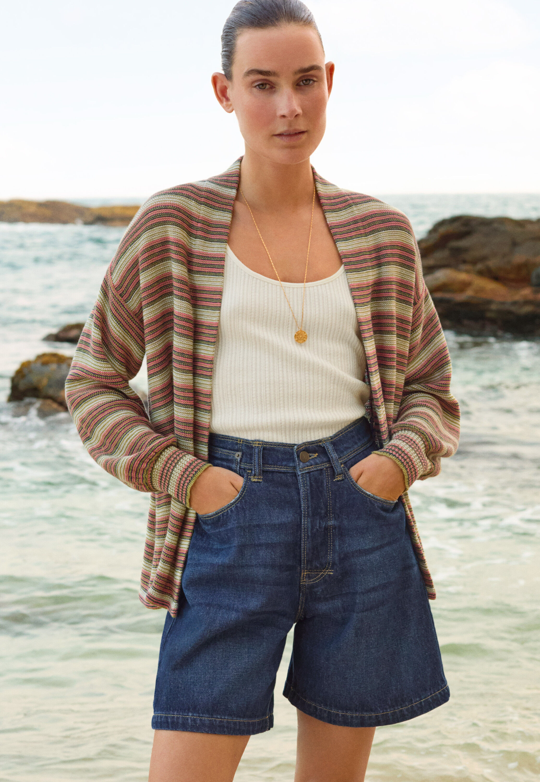 Denim-Shorts, Dunkle Waschung, large