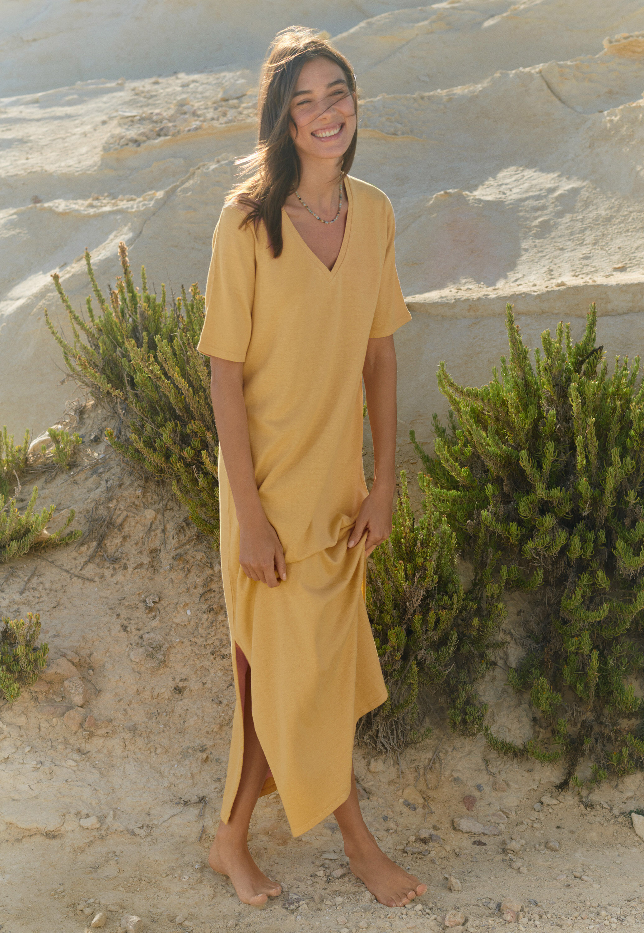 Kleid mit V-Ausschnitt