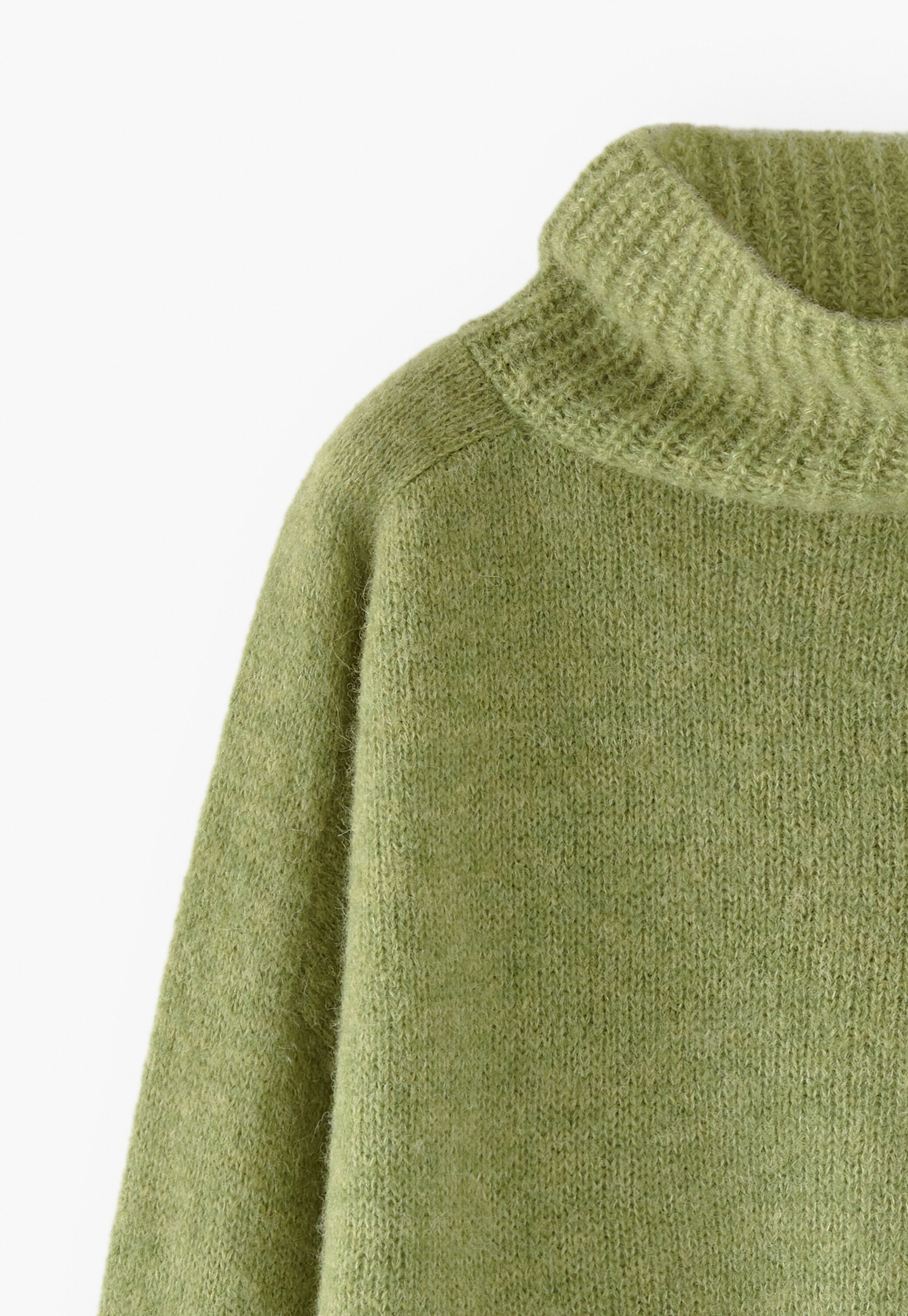 Pullover mit hohem Kragen