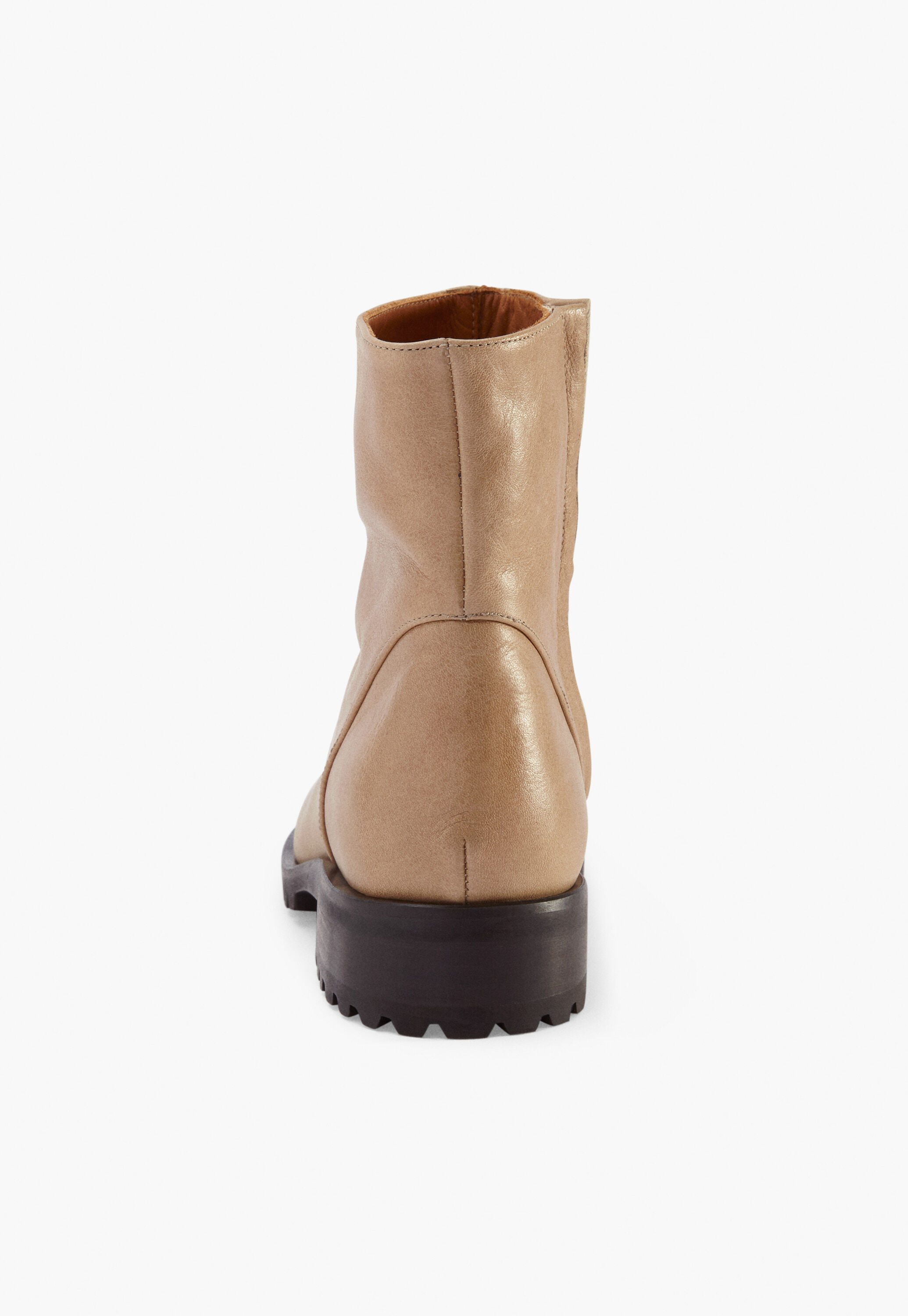 Stiefel mit Absatz