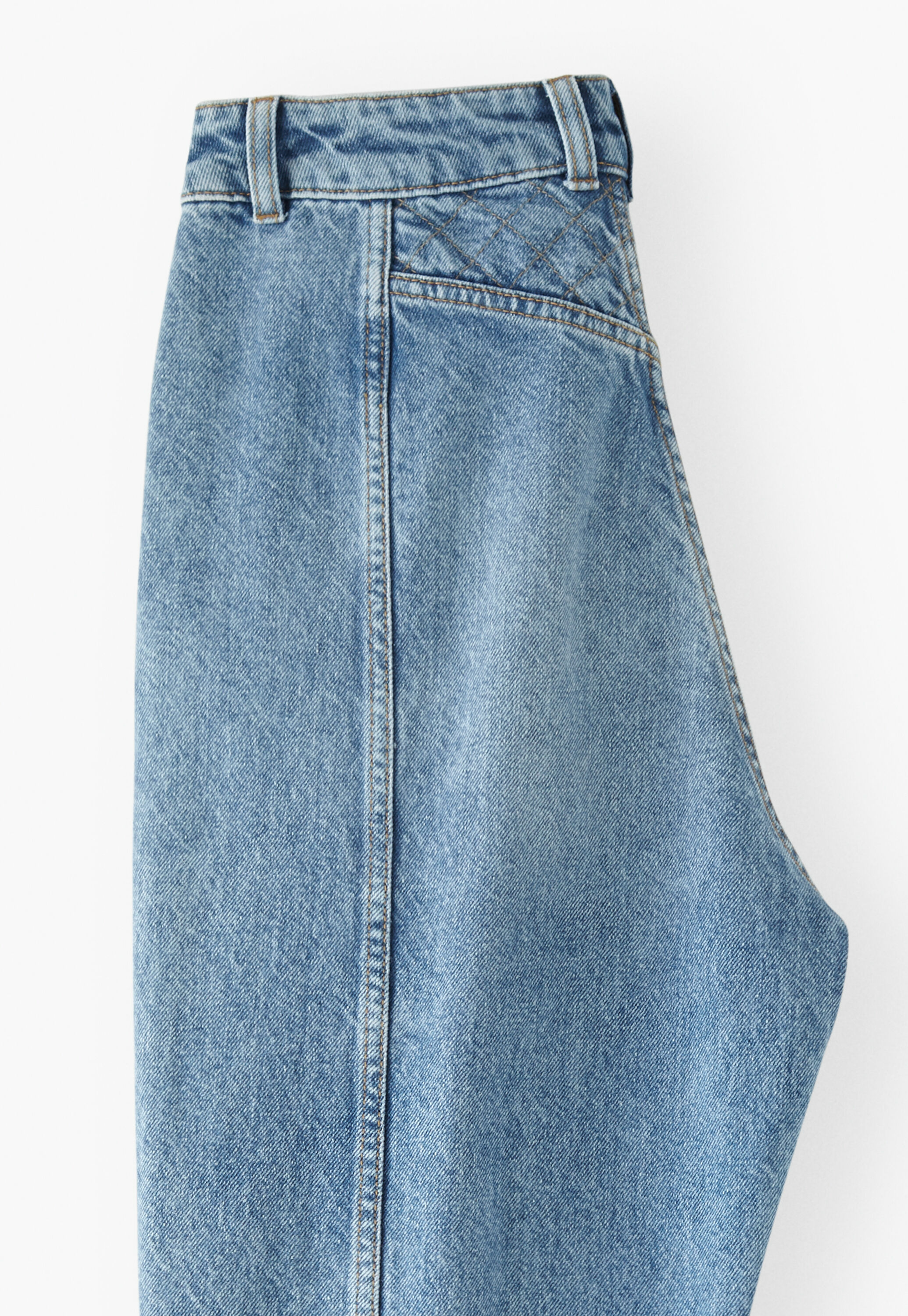 Schmal zulaufende Jeans