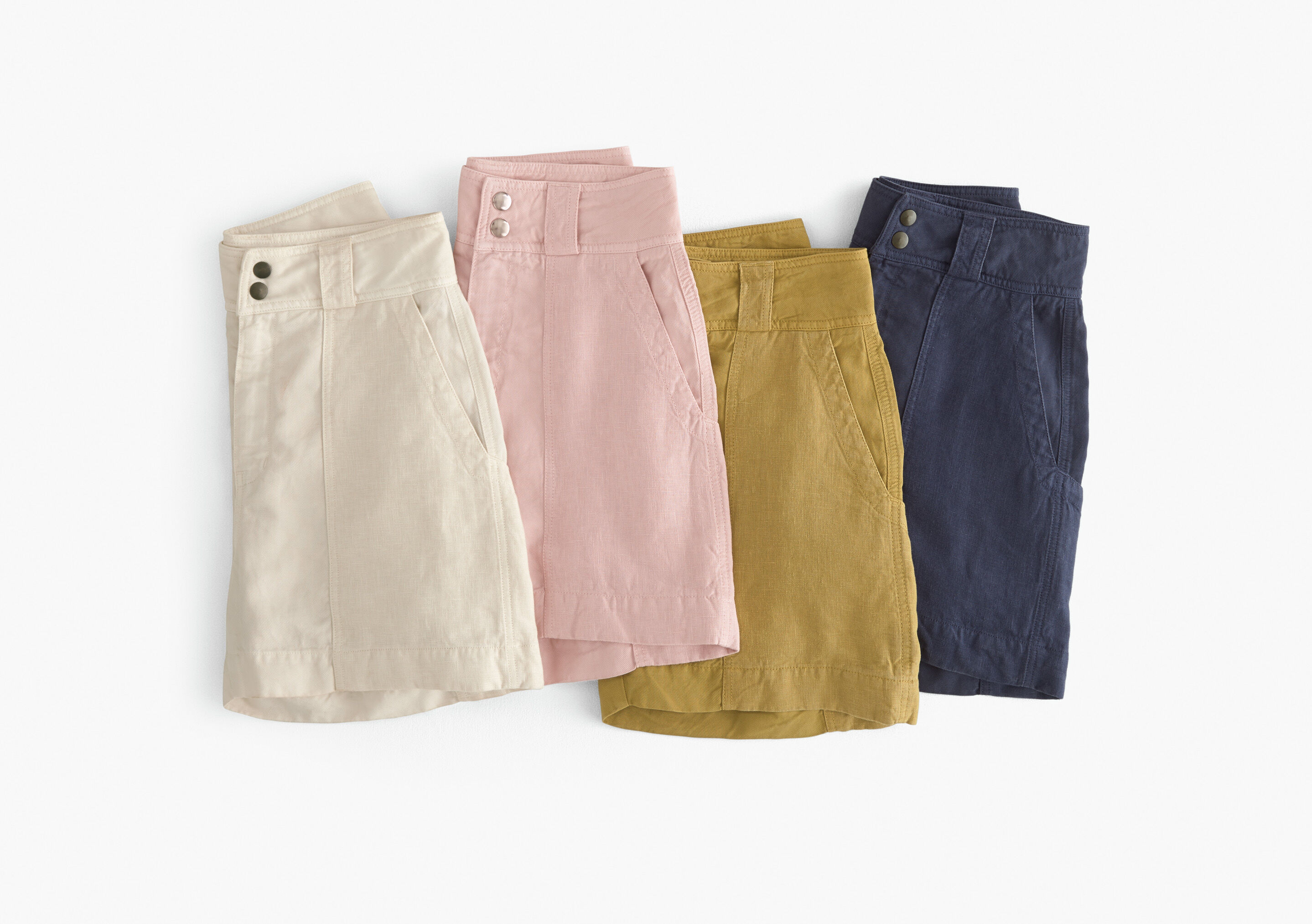 Kontraststoff-Shorts
