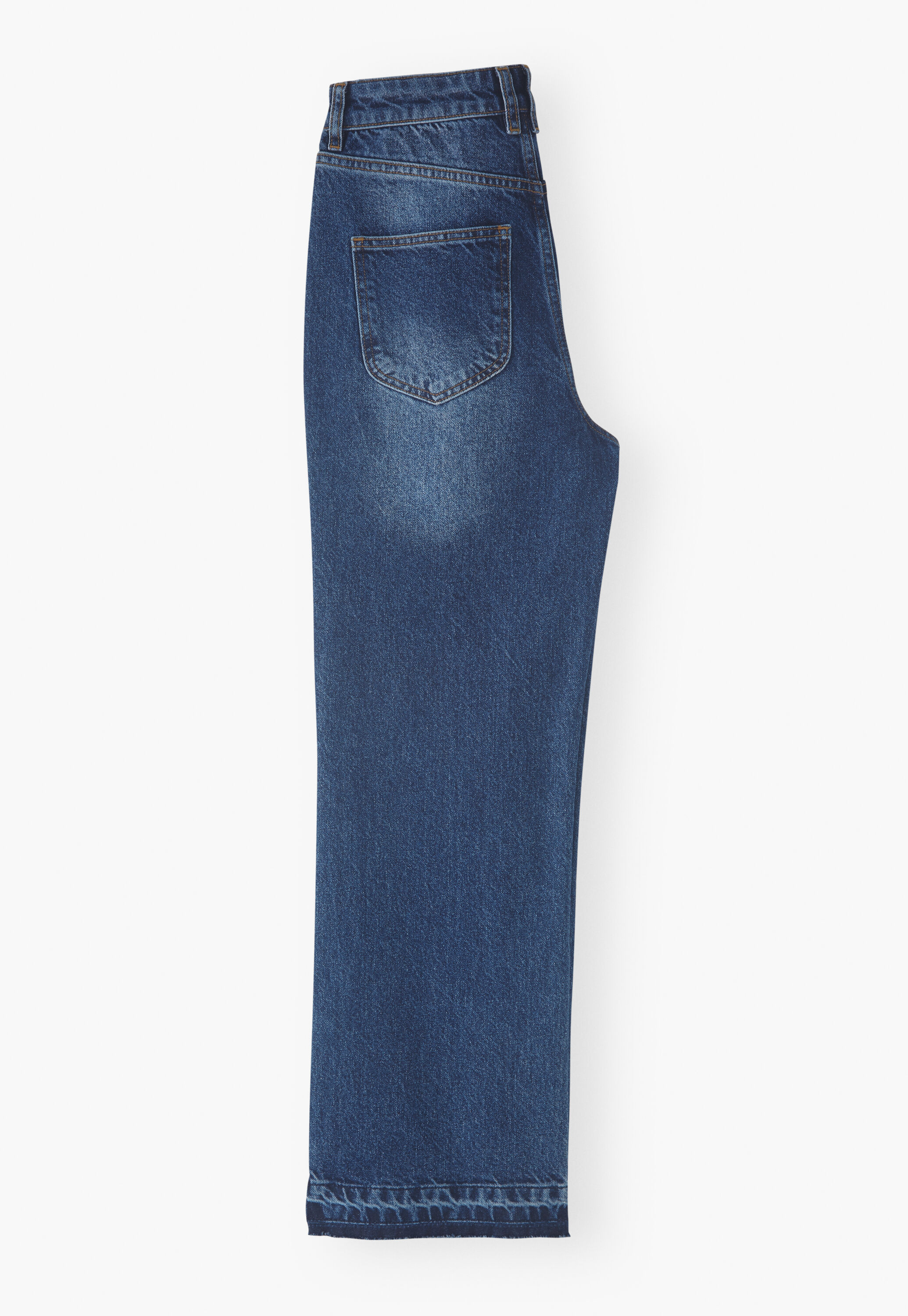 Jeans mit ausgelassenem Saum