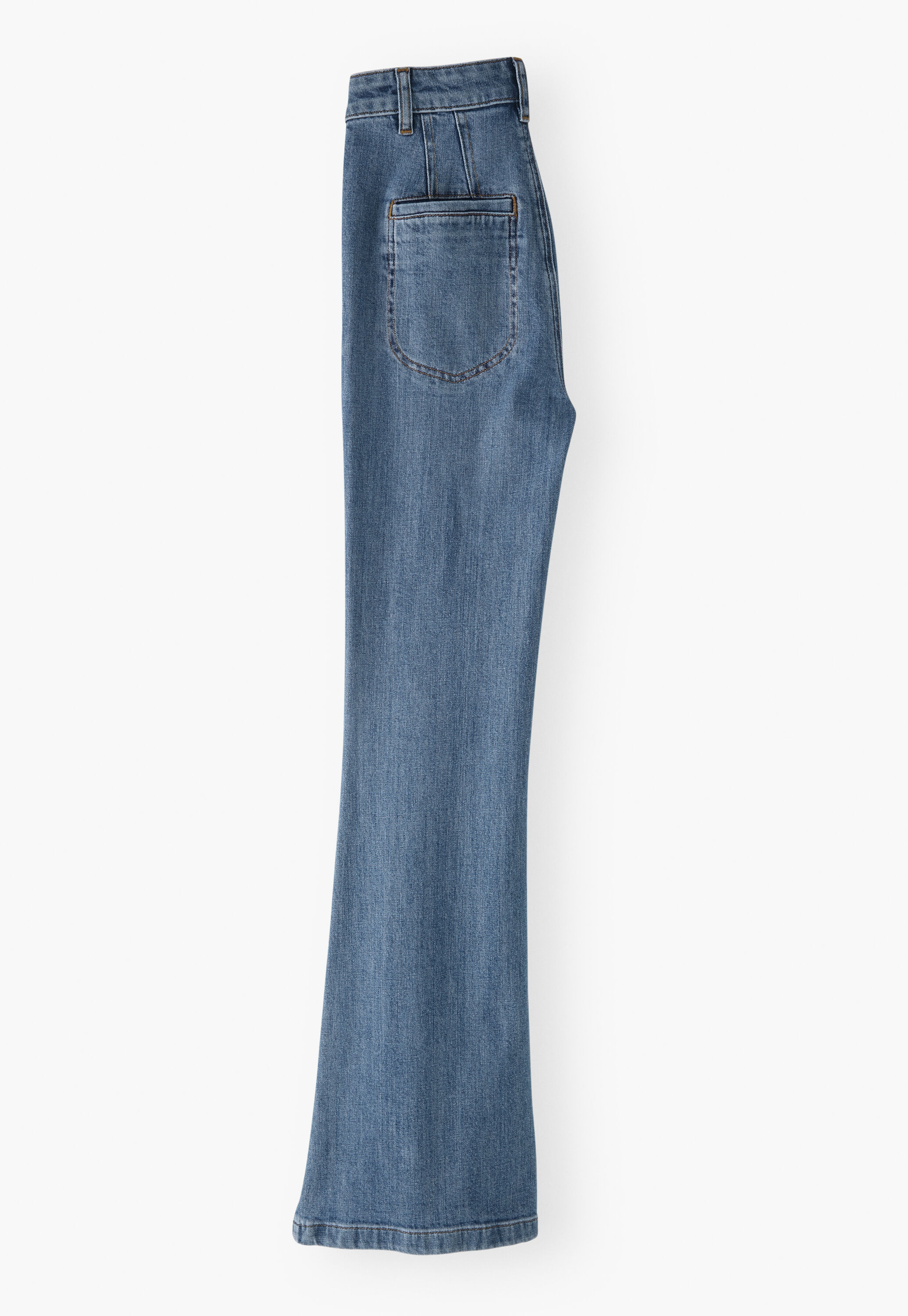 Ausgestellte Jeans