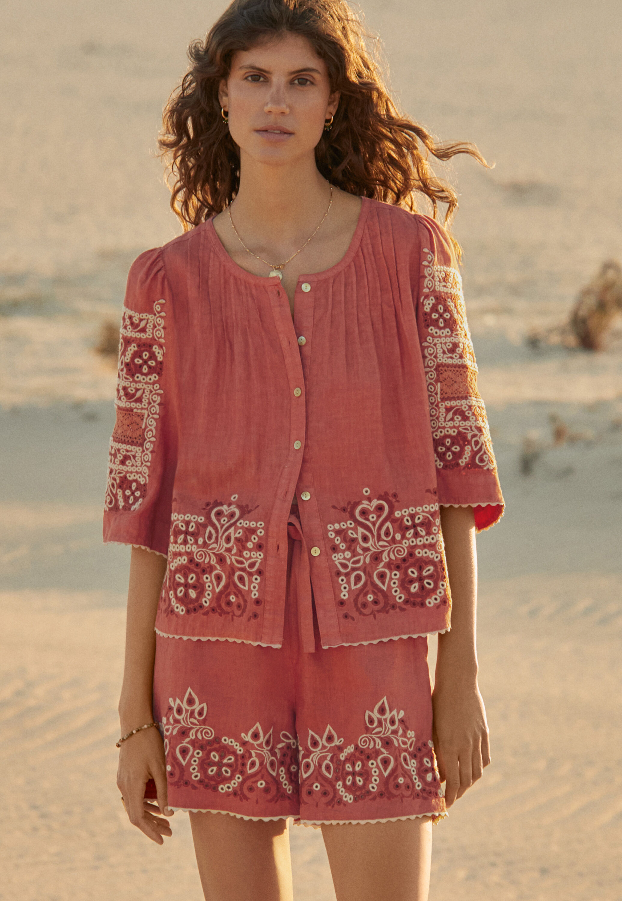 Broderie-Shorts