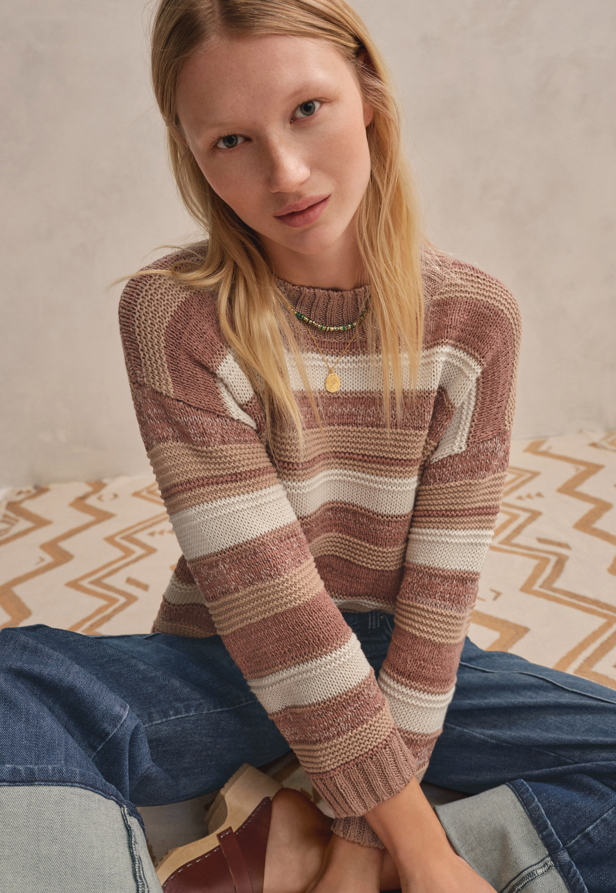 Gestreifter Pullover