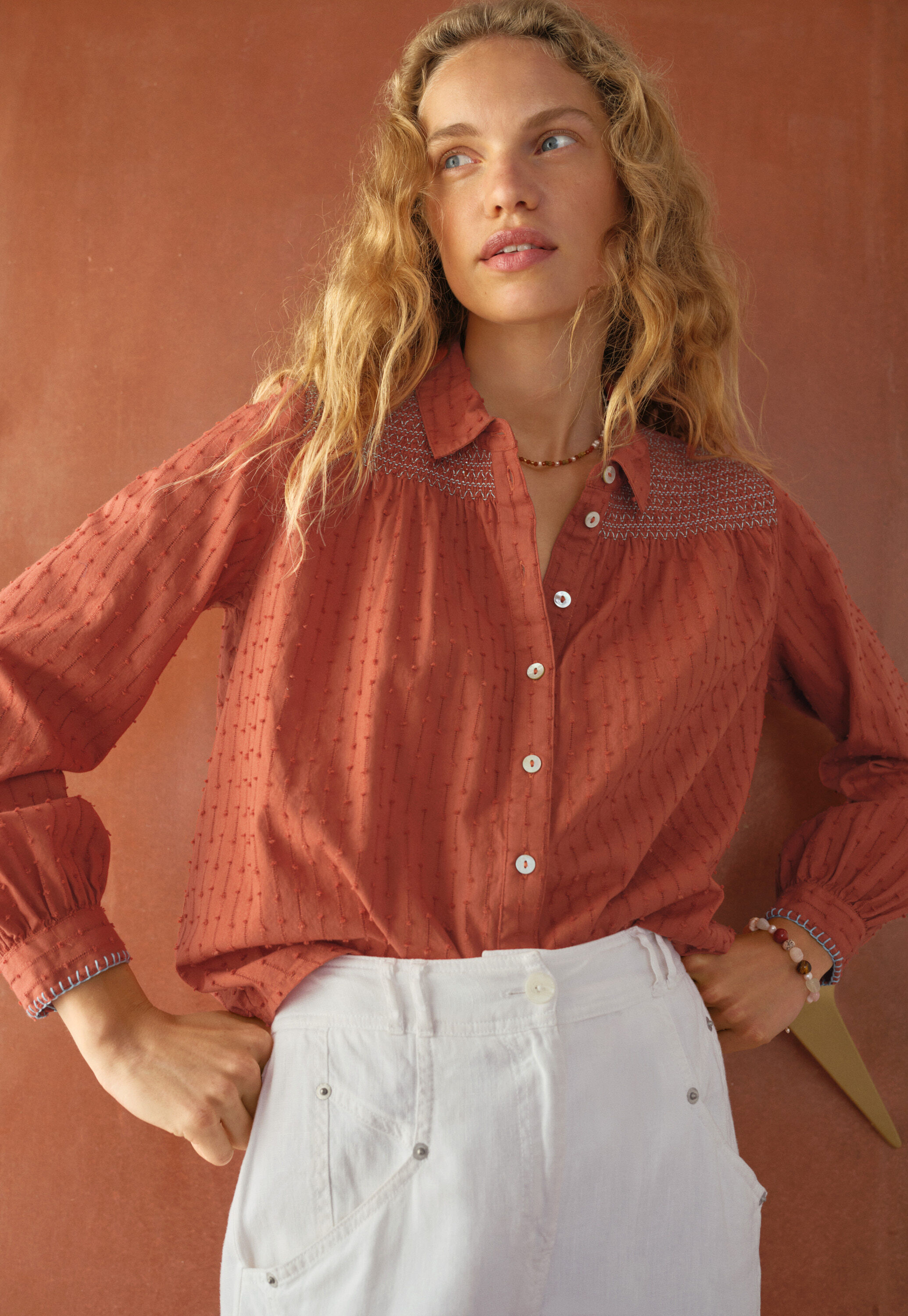 Bluse mit Kr&auml;uselungen