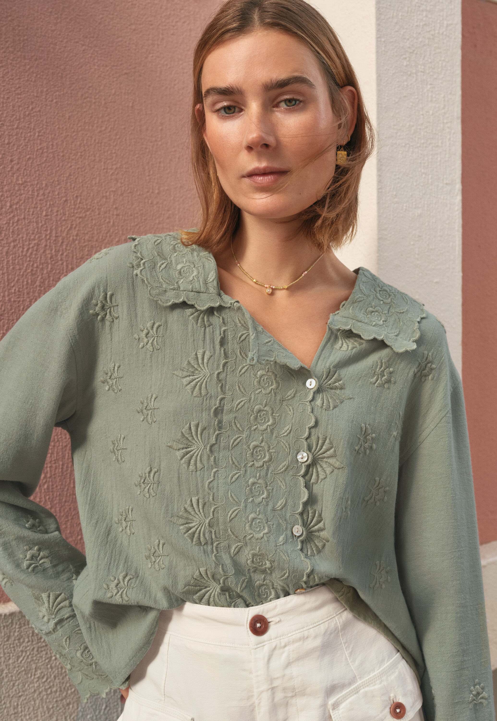 Bestickte Bluse