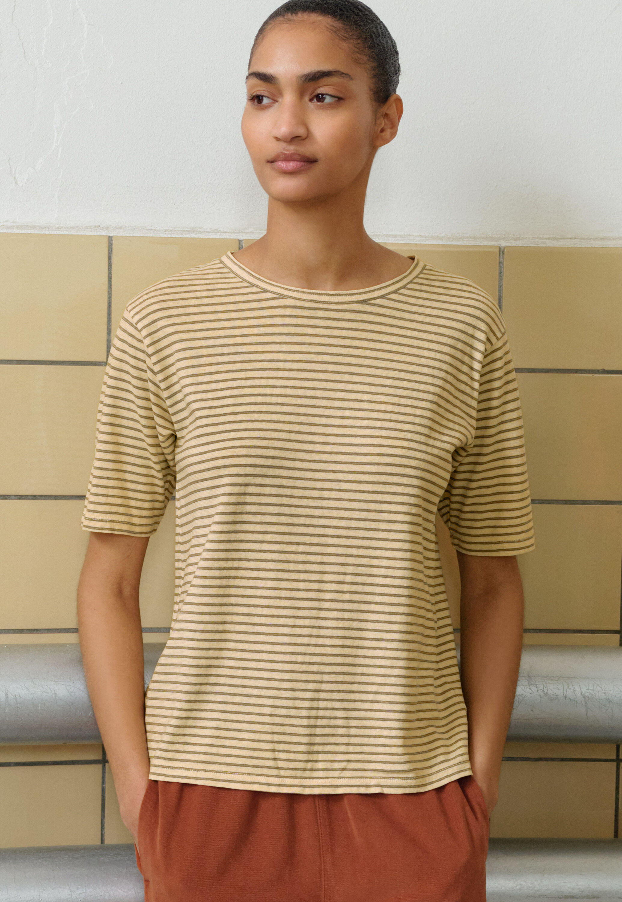 Gestreiftes T-Shirt, Warmes Steingrau, large