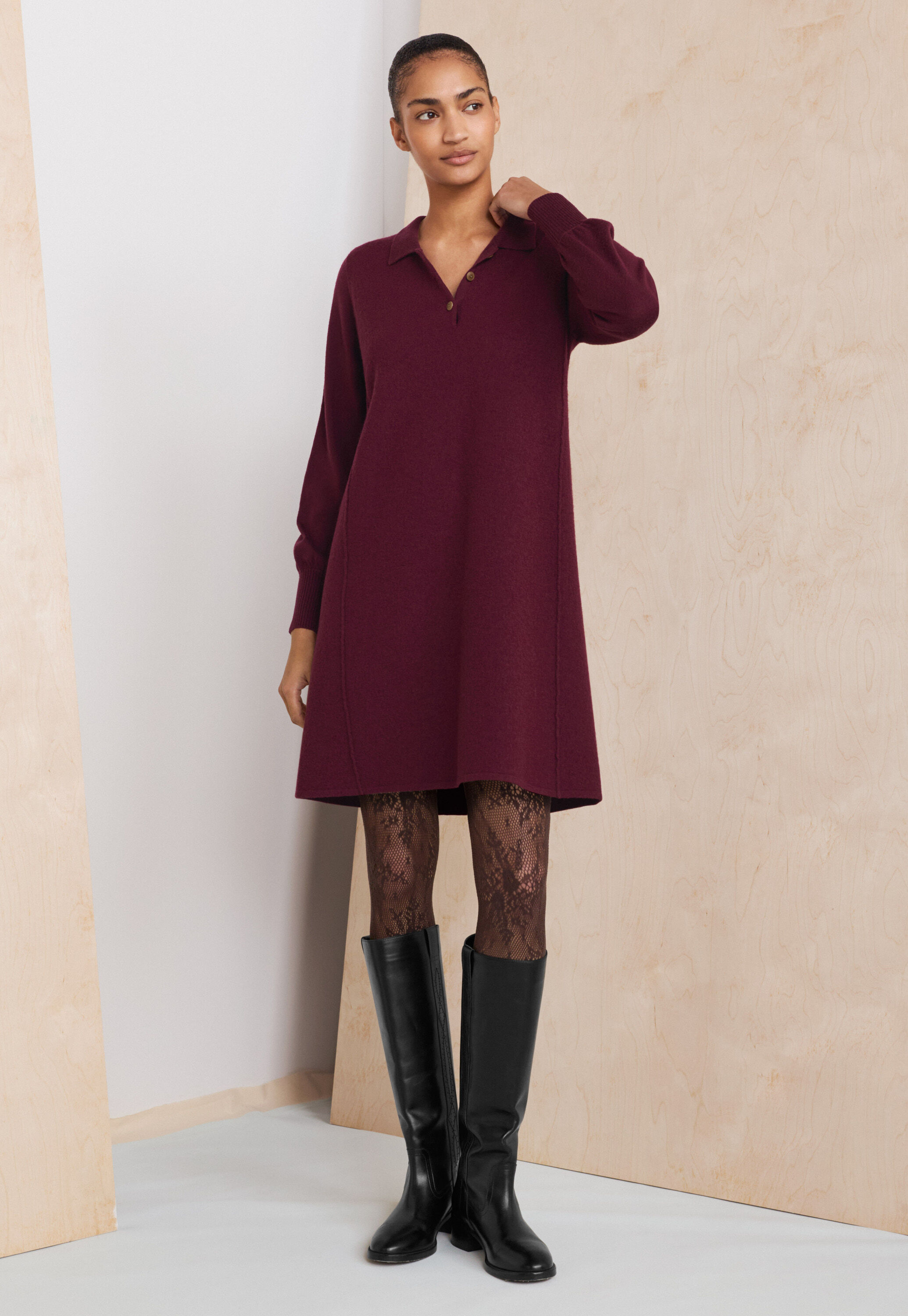 Kurzes Kleid mit Kragen, Burgunder, large
