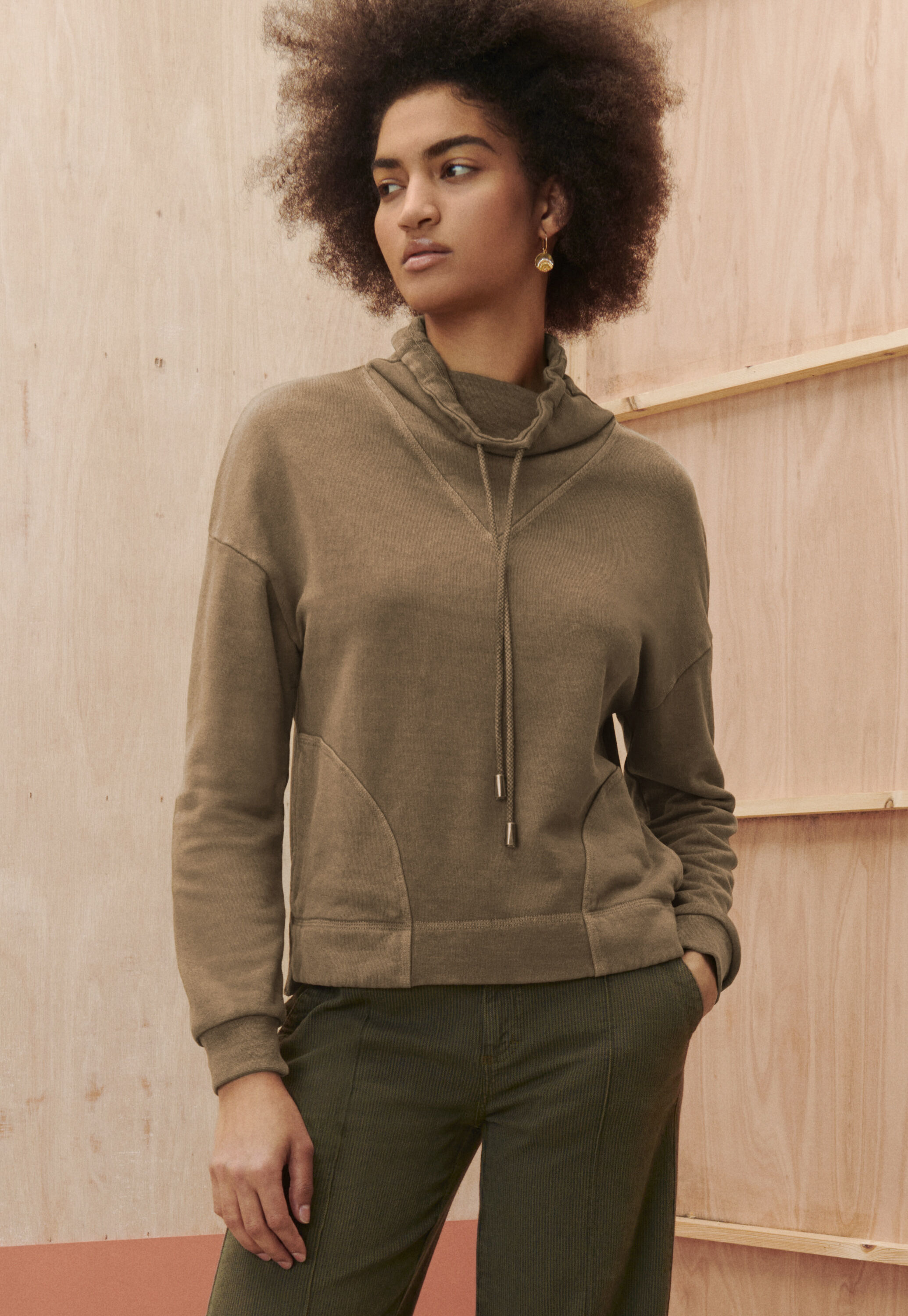 Sweatshirt mit Trichterkragen