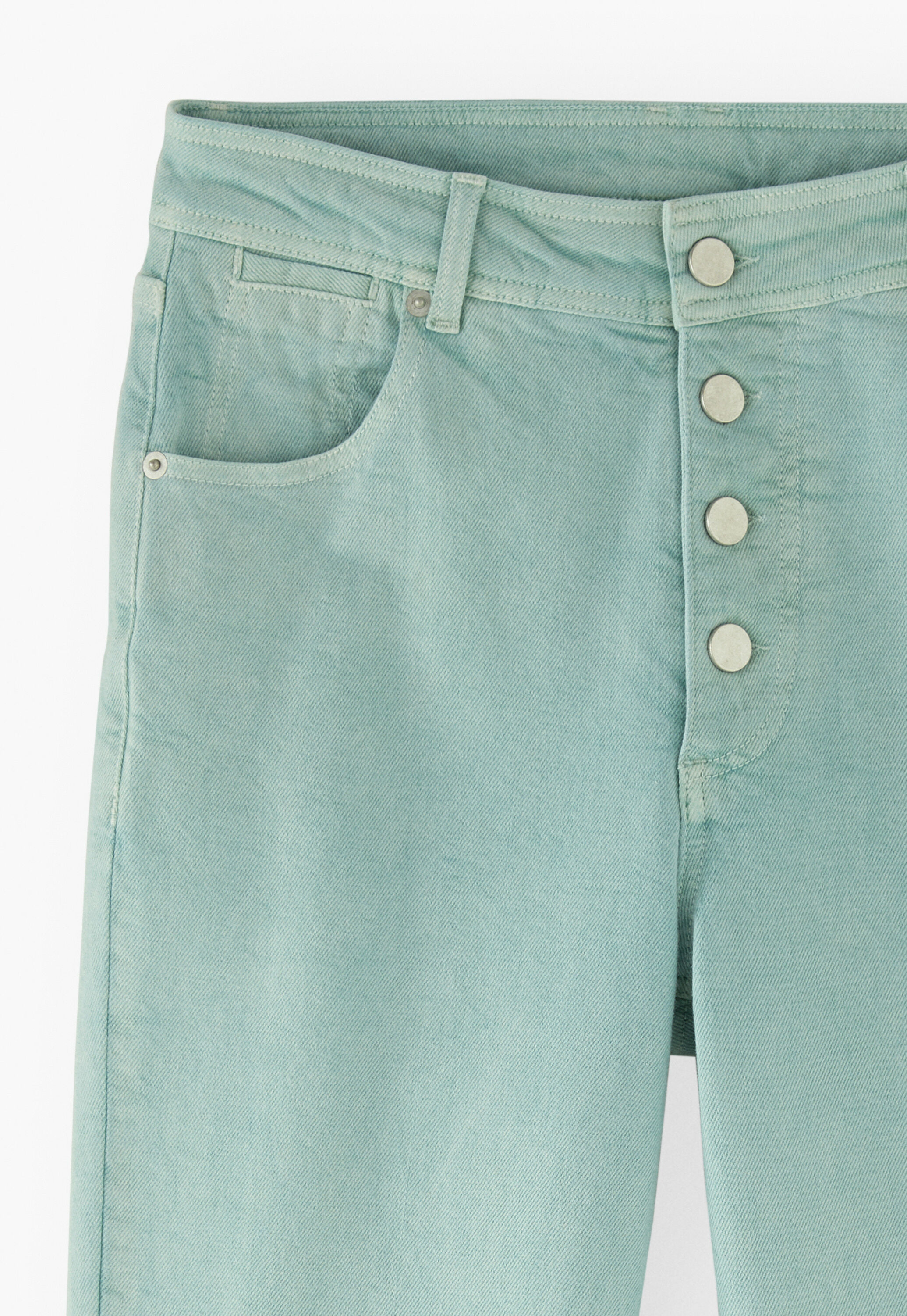 Jeans mit geradem Bein und ausgelassenem Saum