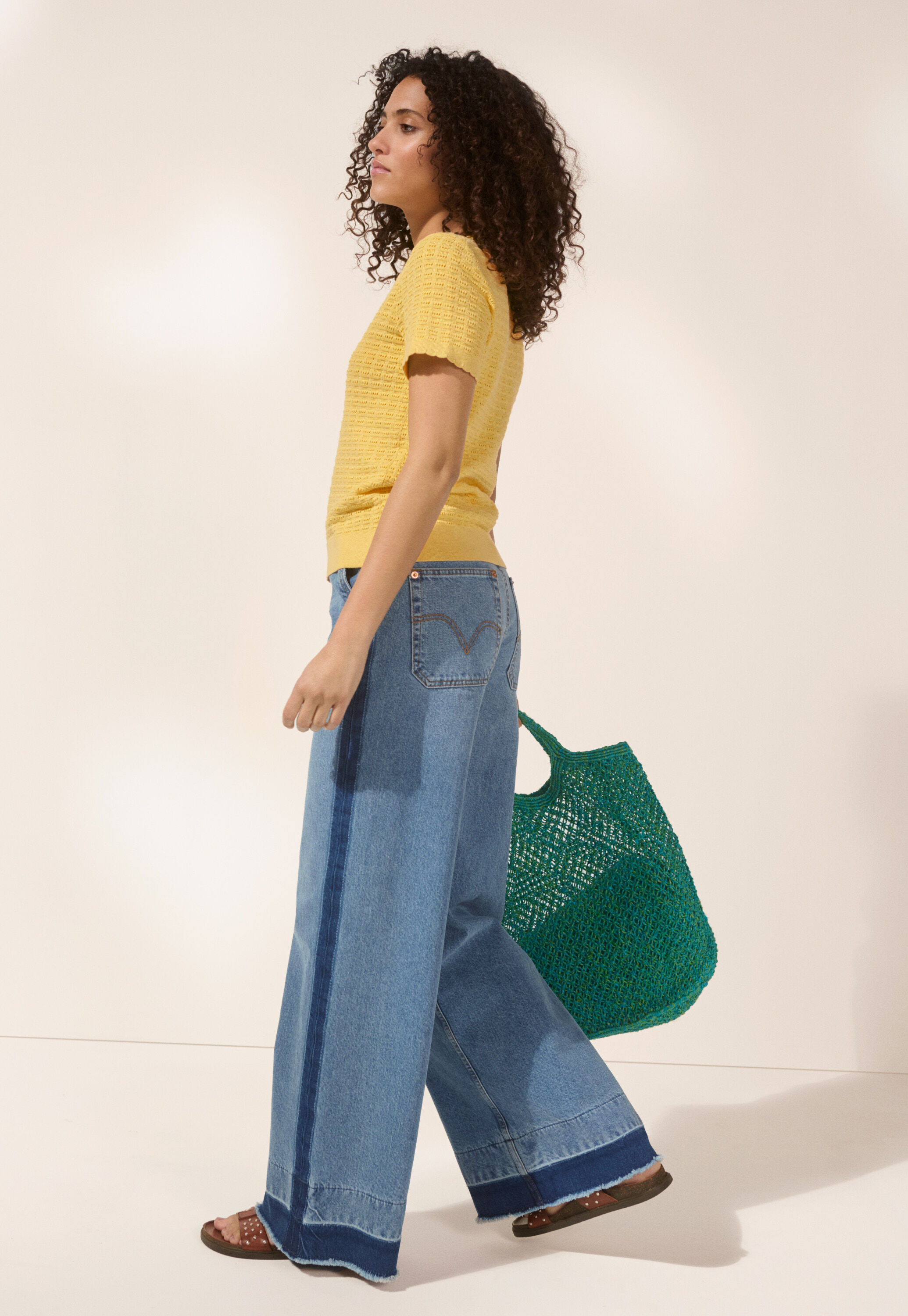 Jeans mit weitem Bein und Nahtstreifen