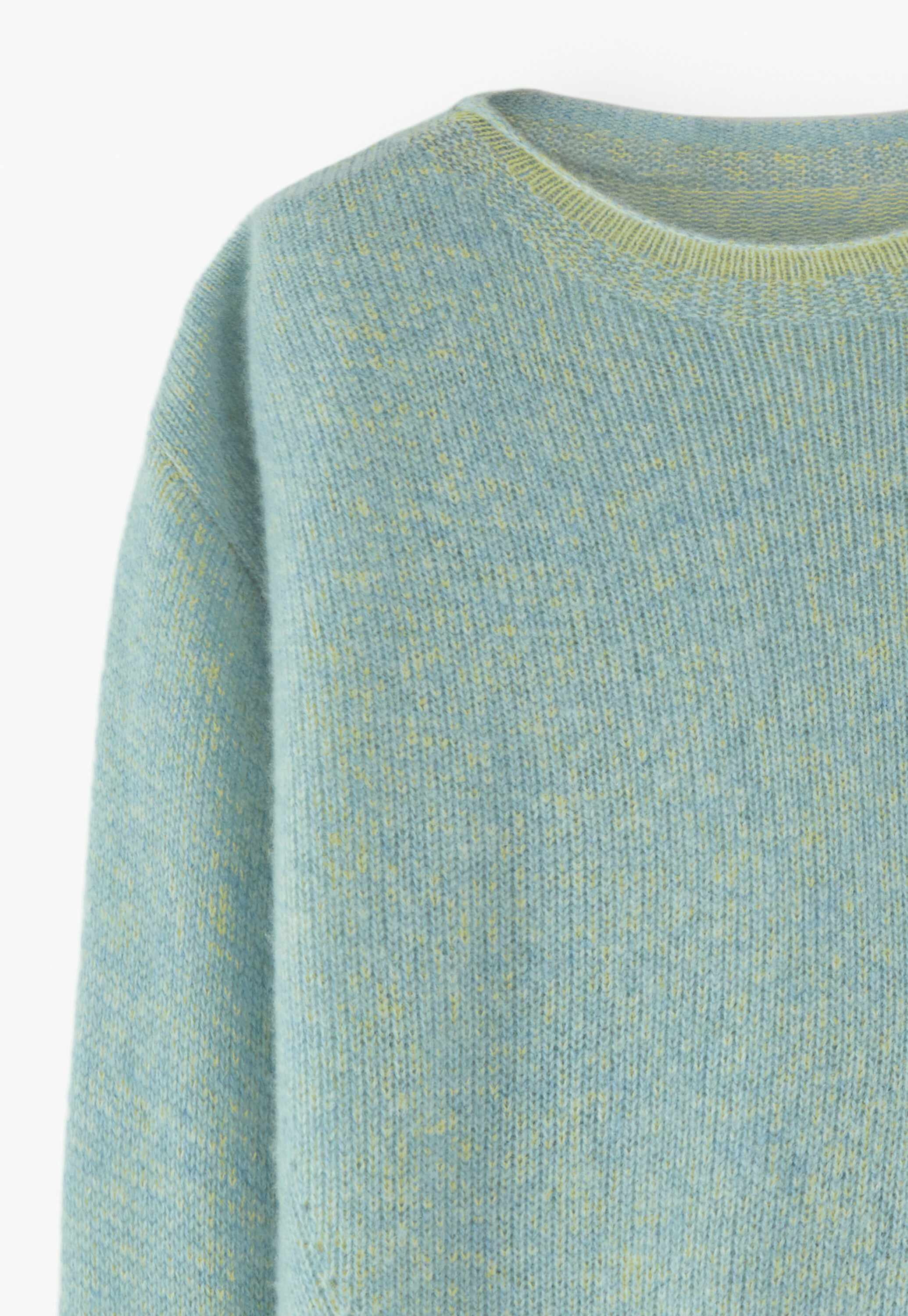 Plattierter Pullover