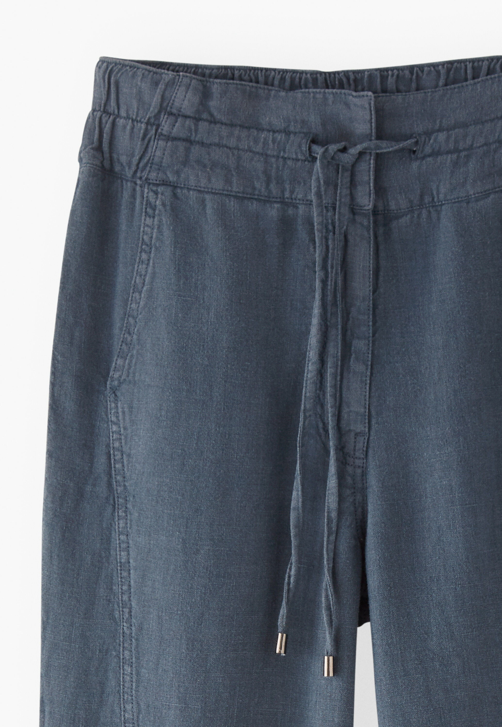 Schmal zulaufende Hose
