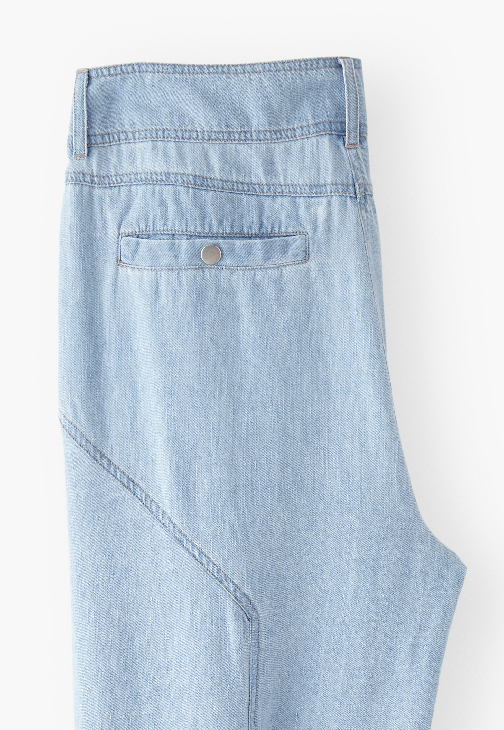Schmal zulaufende Hose