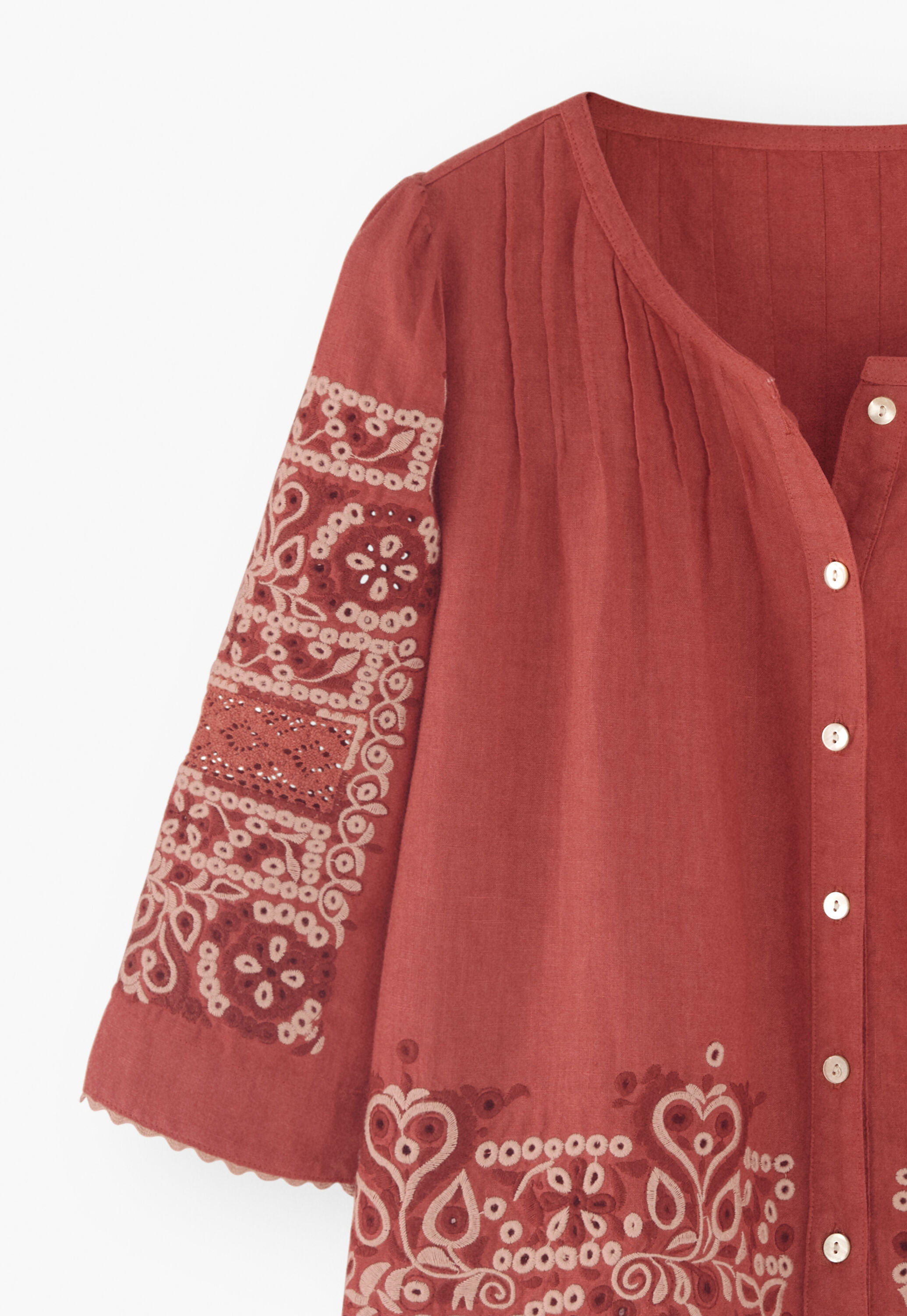 Broderie-Bluse