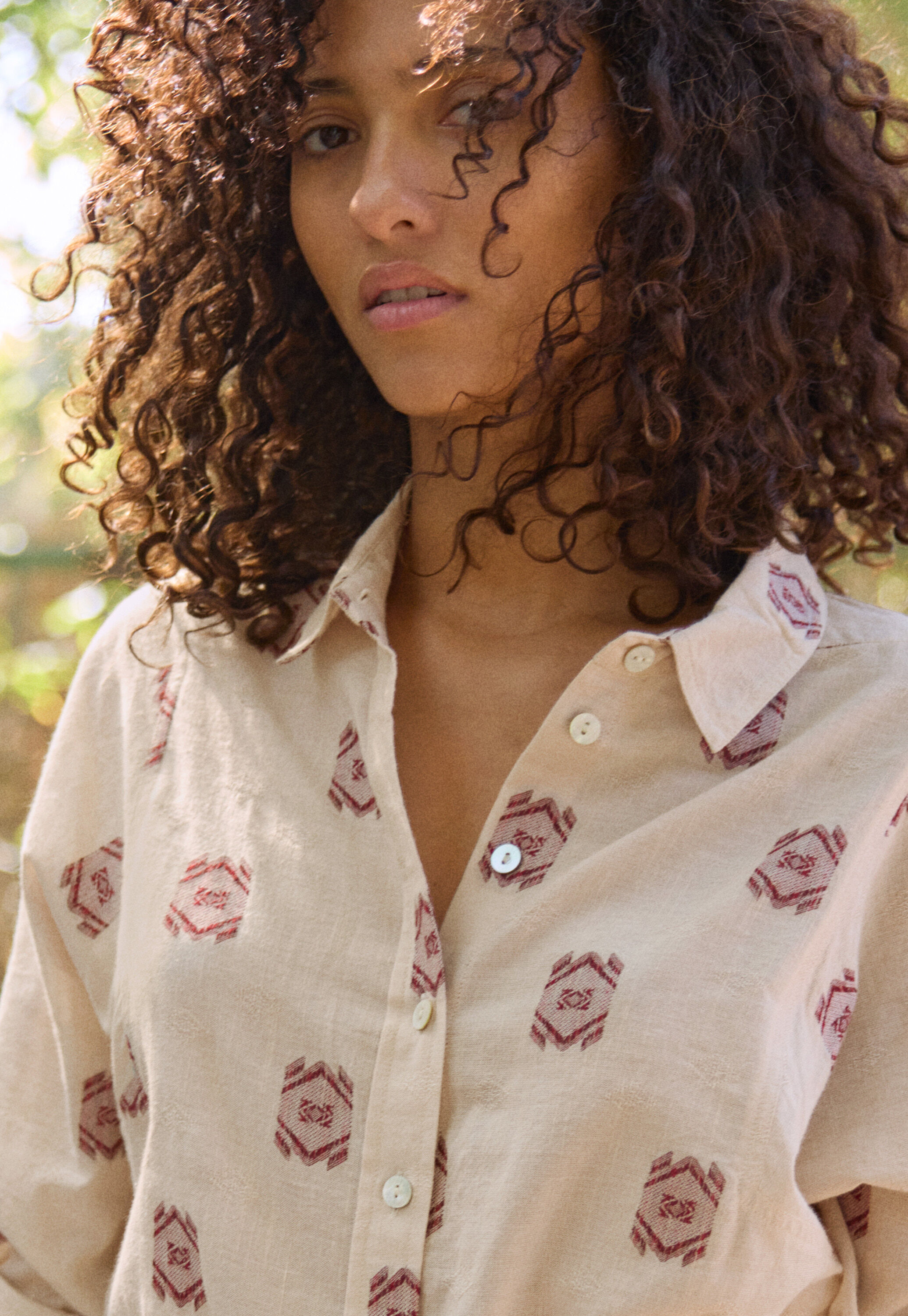 Bluse aus geklipptem Jacquard