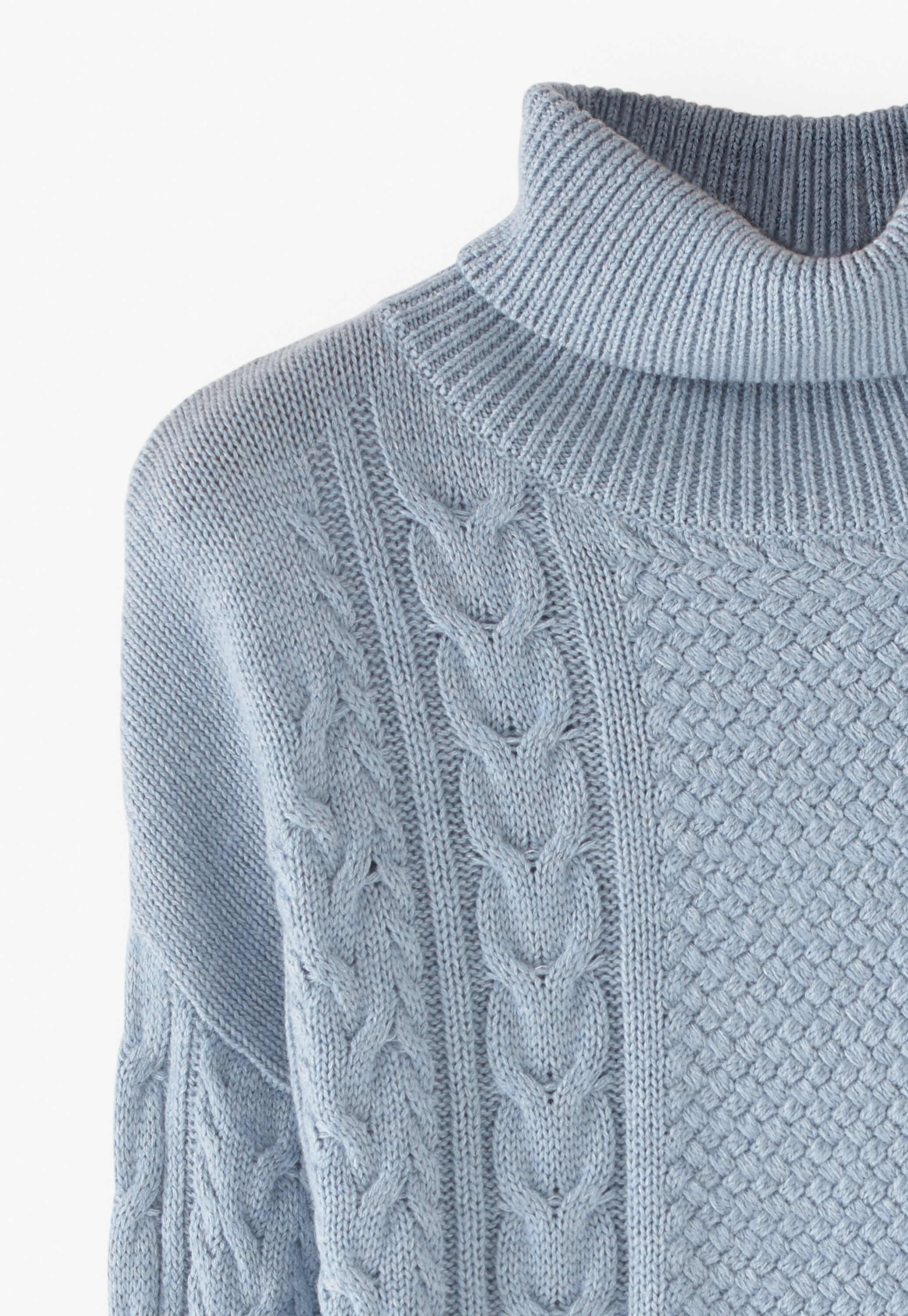 Pullover mit Zopfmuster