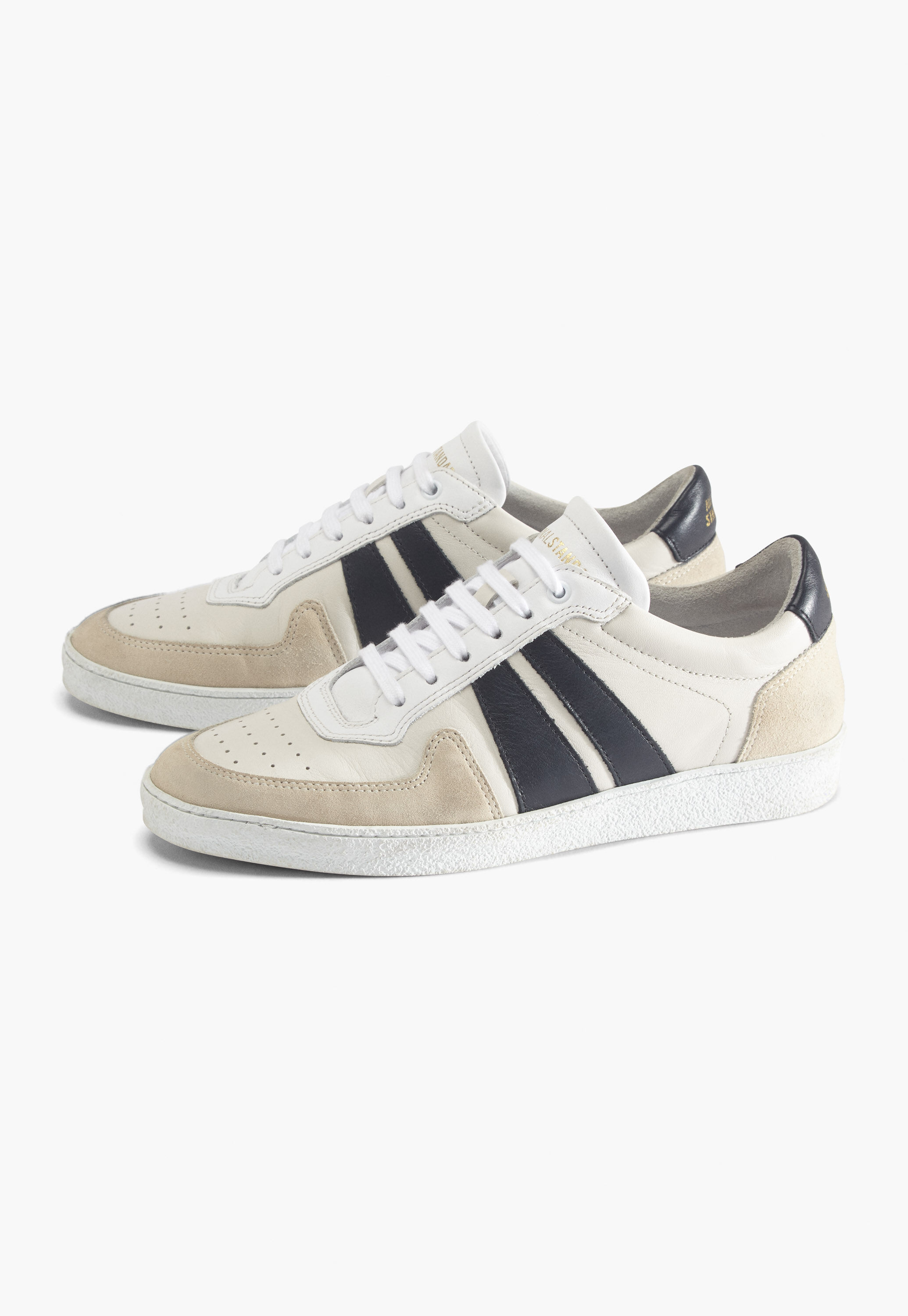 Schn&uuml;r-Sneaker