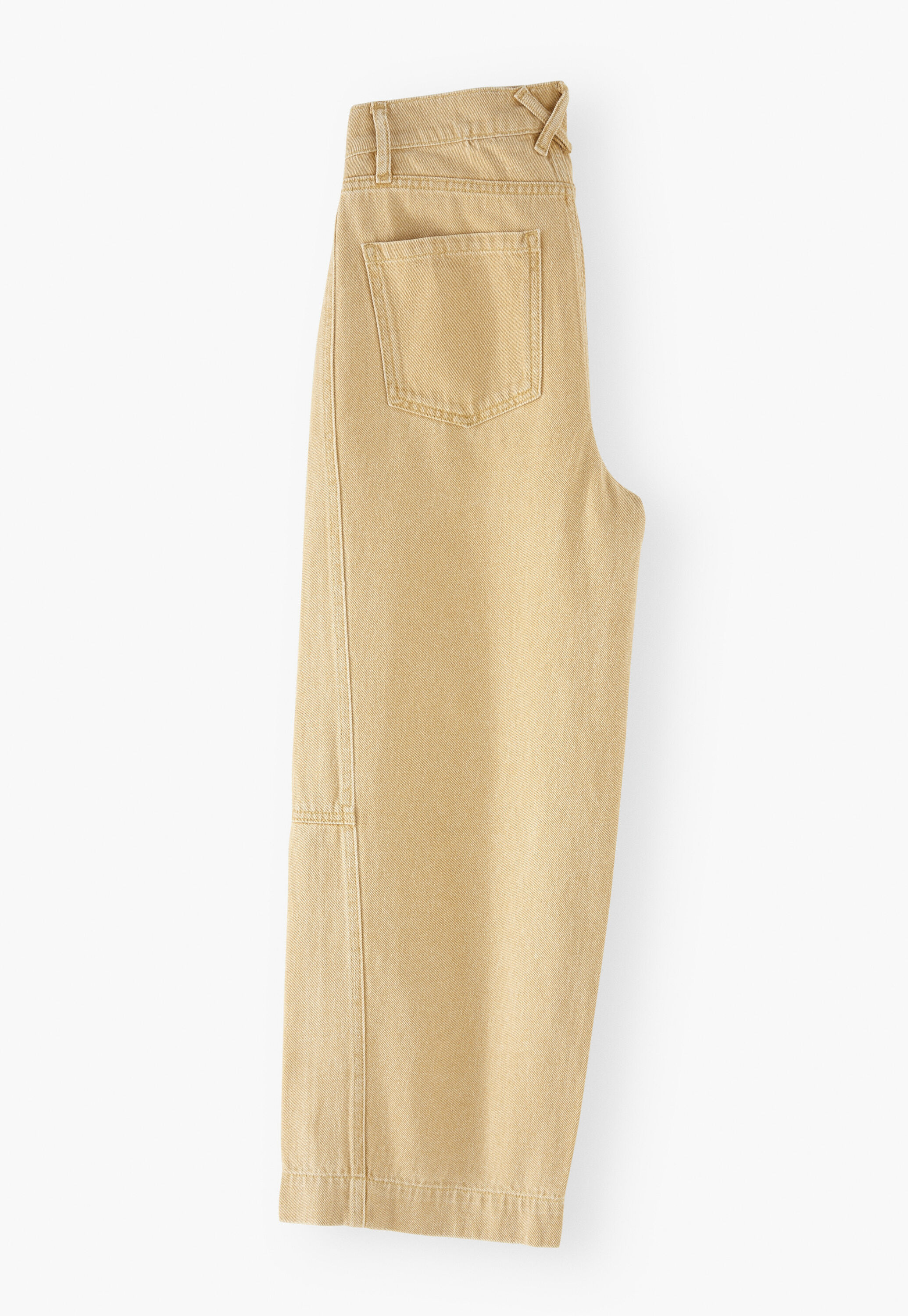 K&uuml;rzere, farbige Jeans