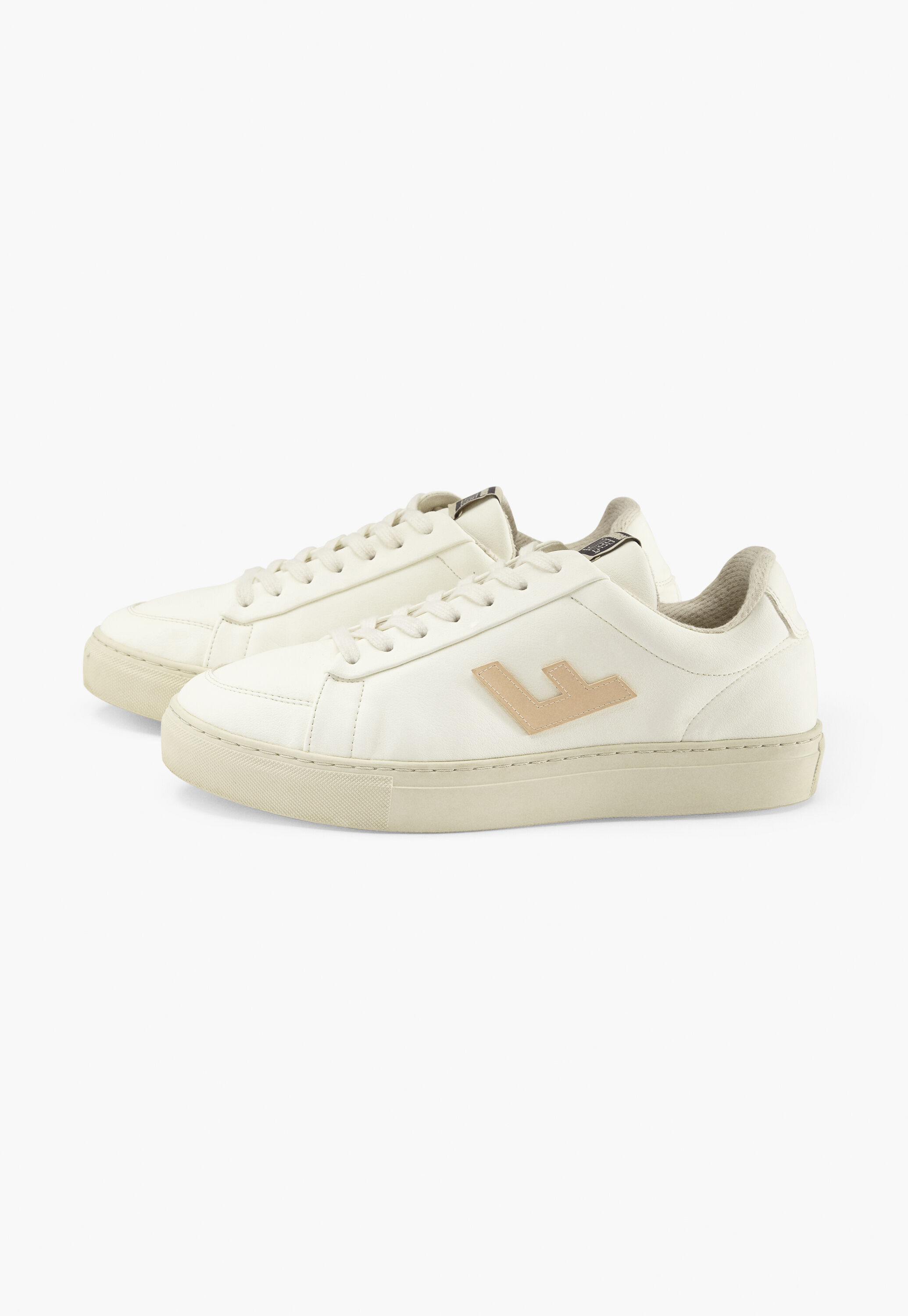 Schn&uuml;r-Sneaker