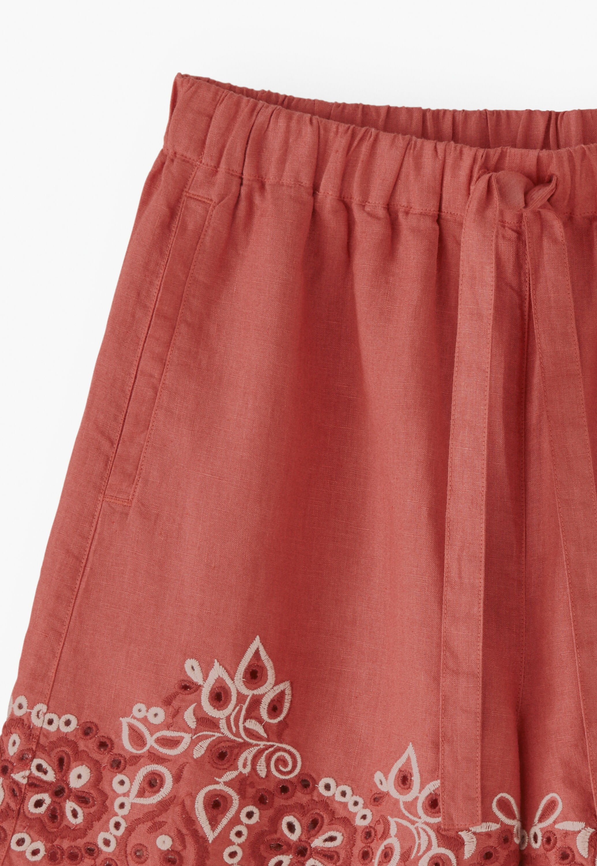 Broderie-Shorts