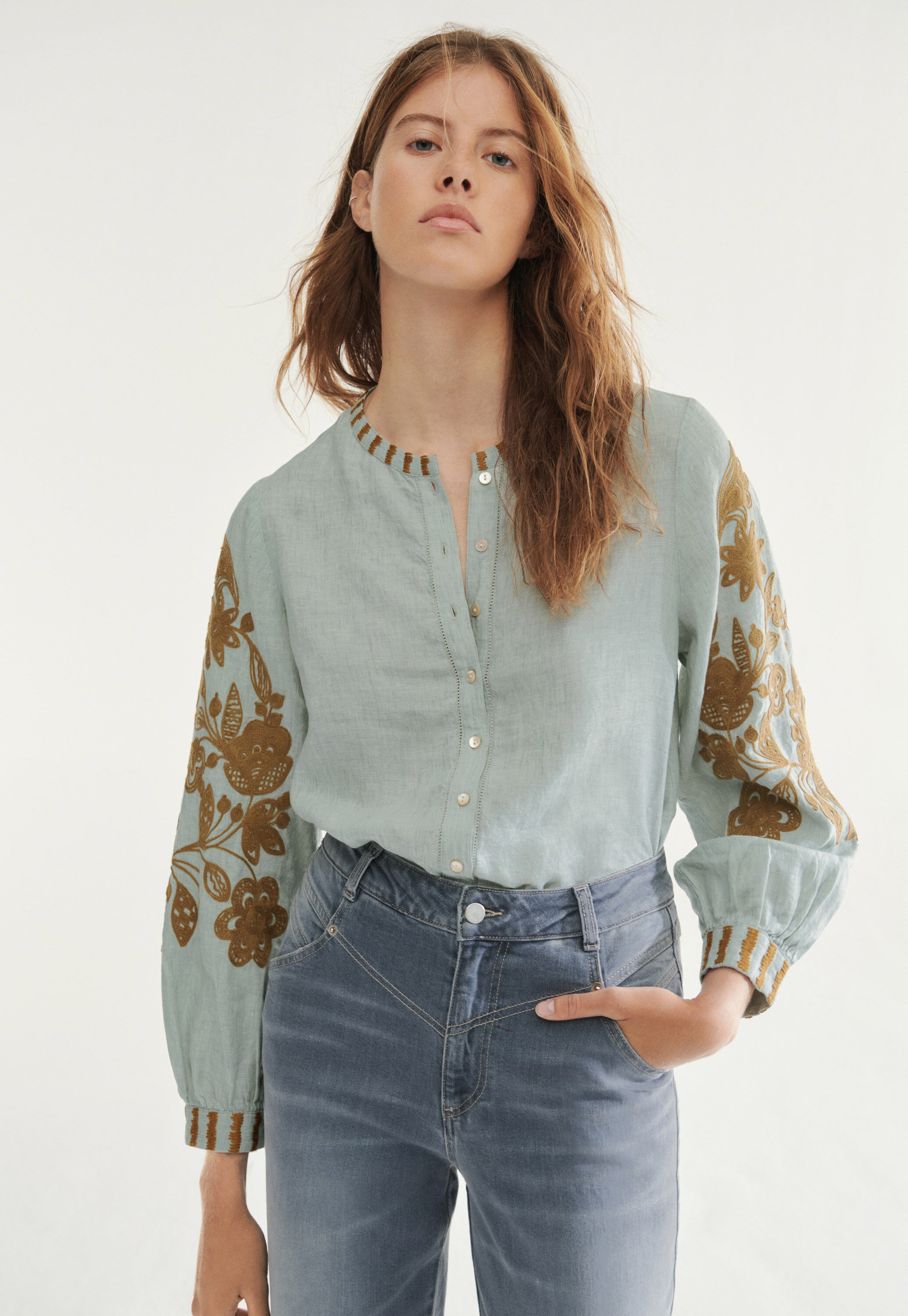 Schmal zulaufende Jeans
