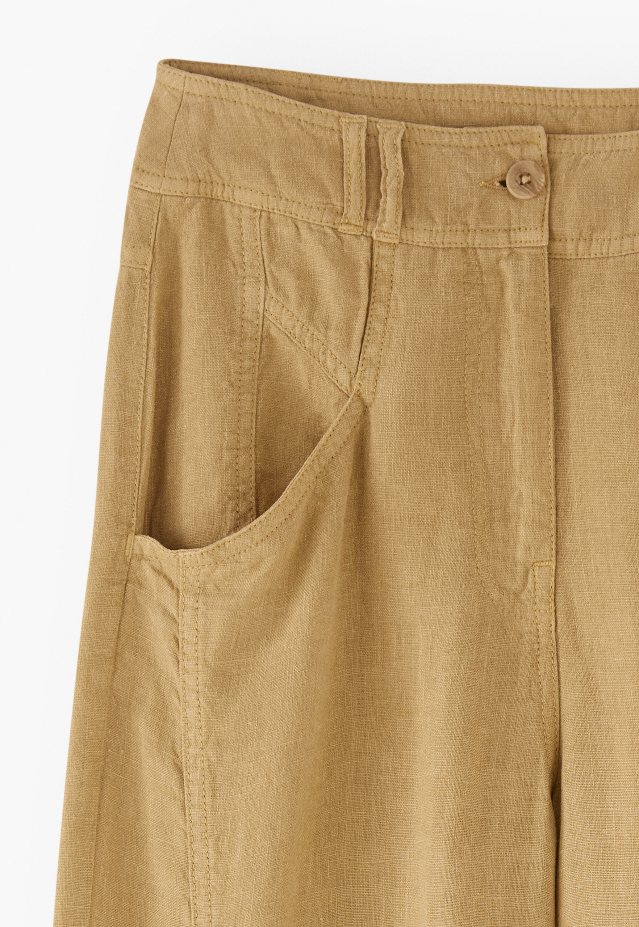 K&uuml;rzer geschnittene Hose