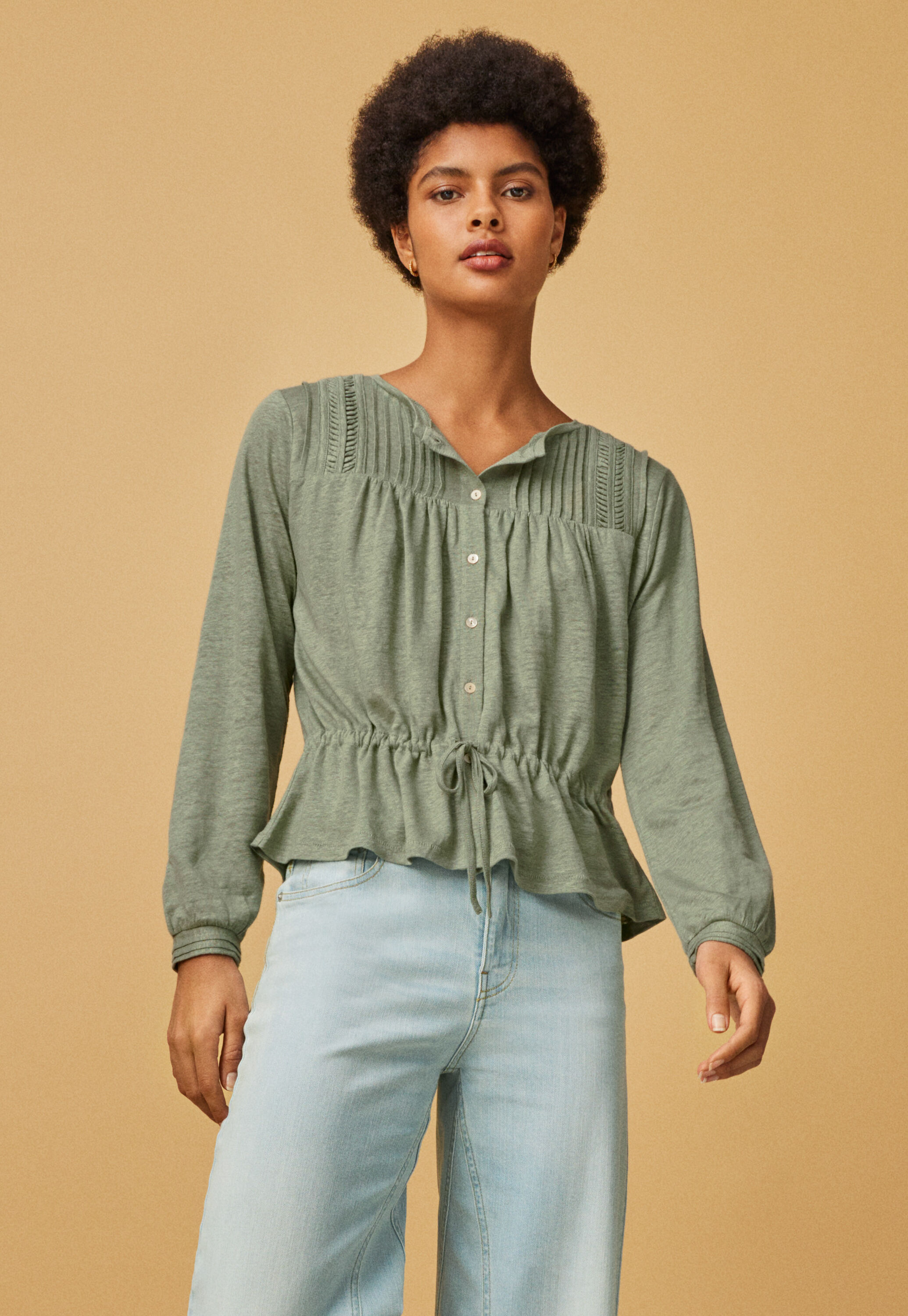 Top mit Bindeband in der Taille
