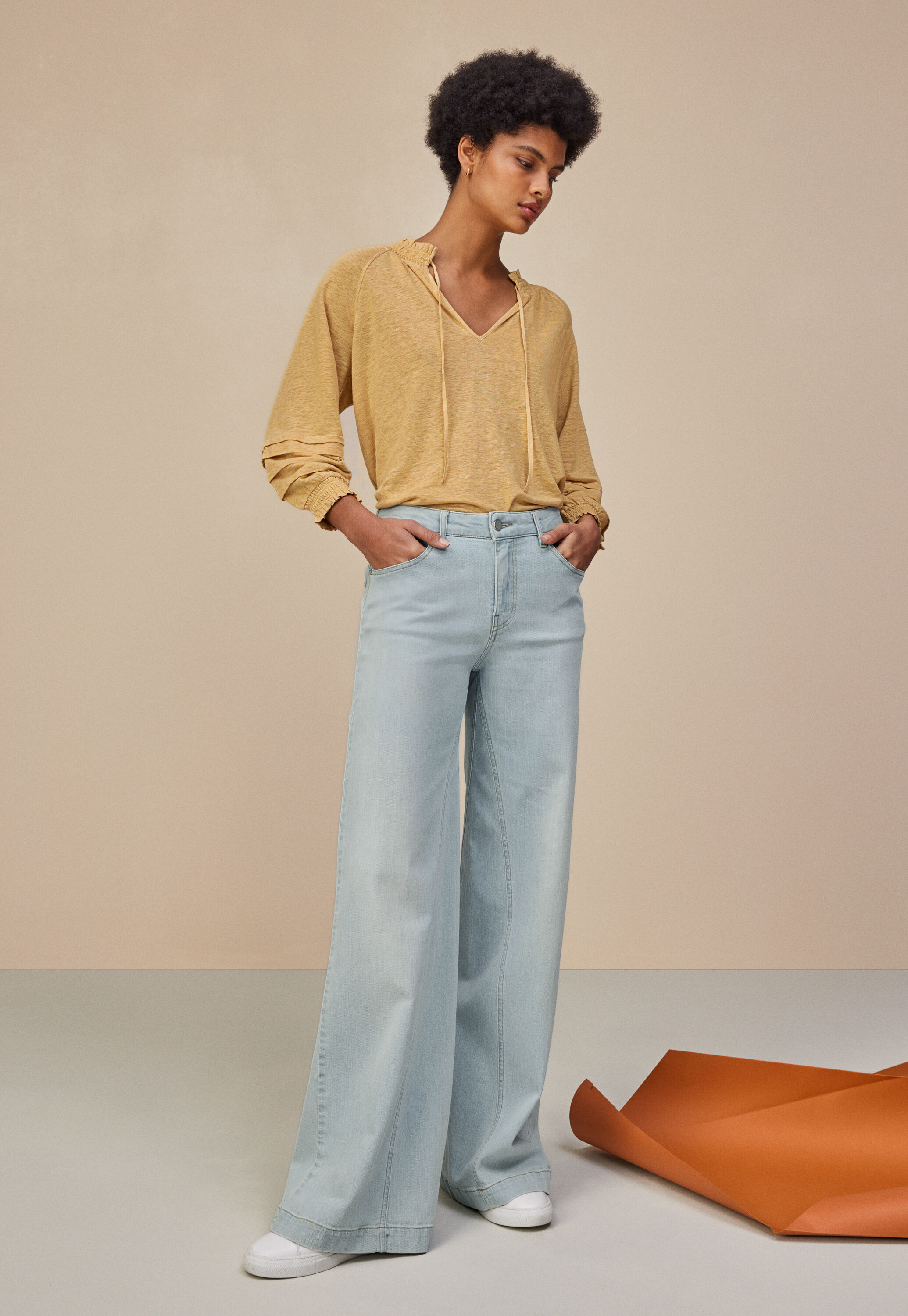 Lange Jeans mit weitem Bein
