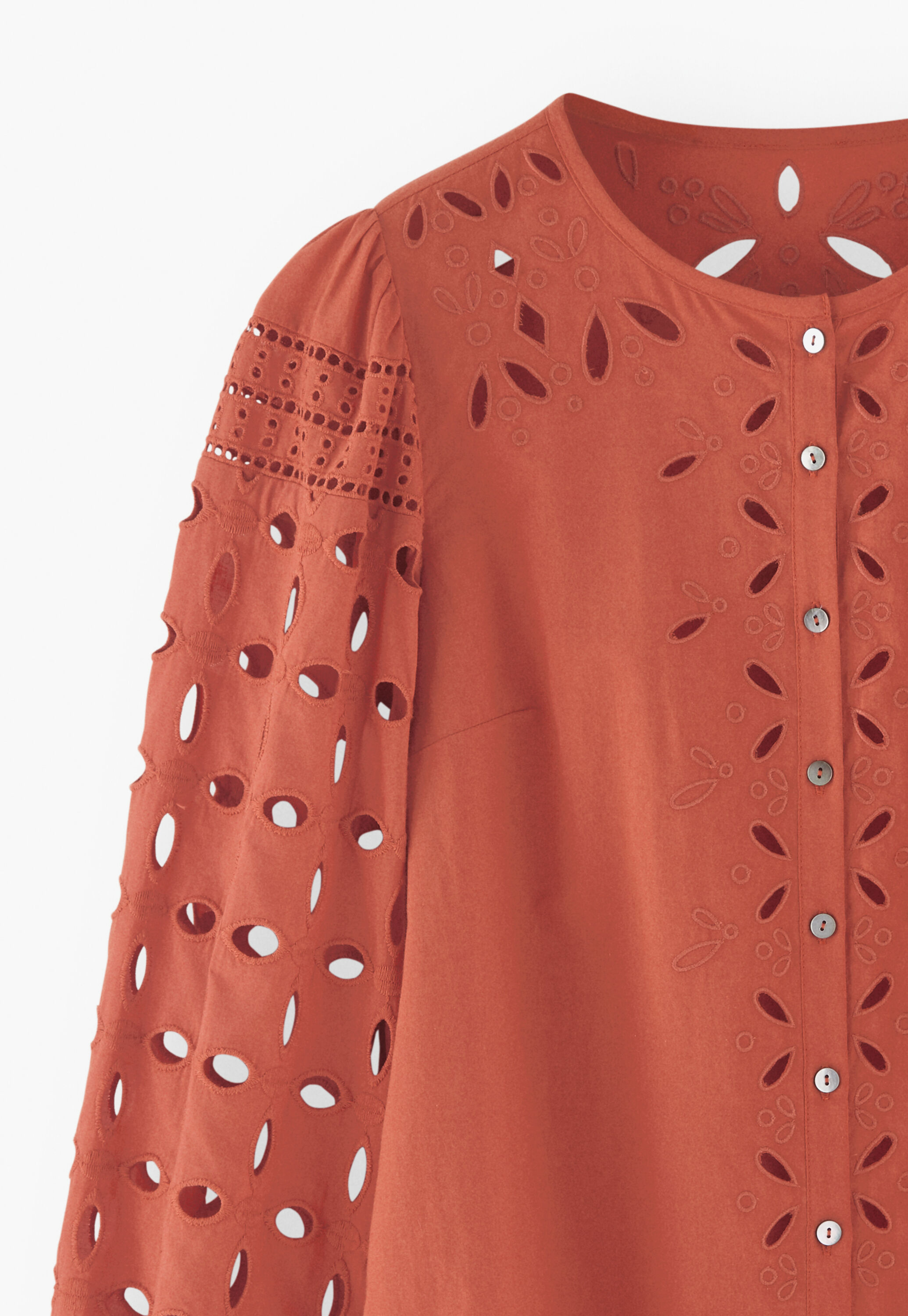 Bluse mit Lochstickerei und Cutwork