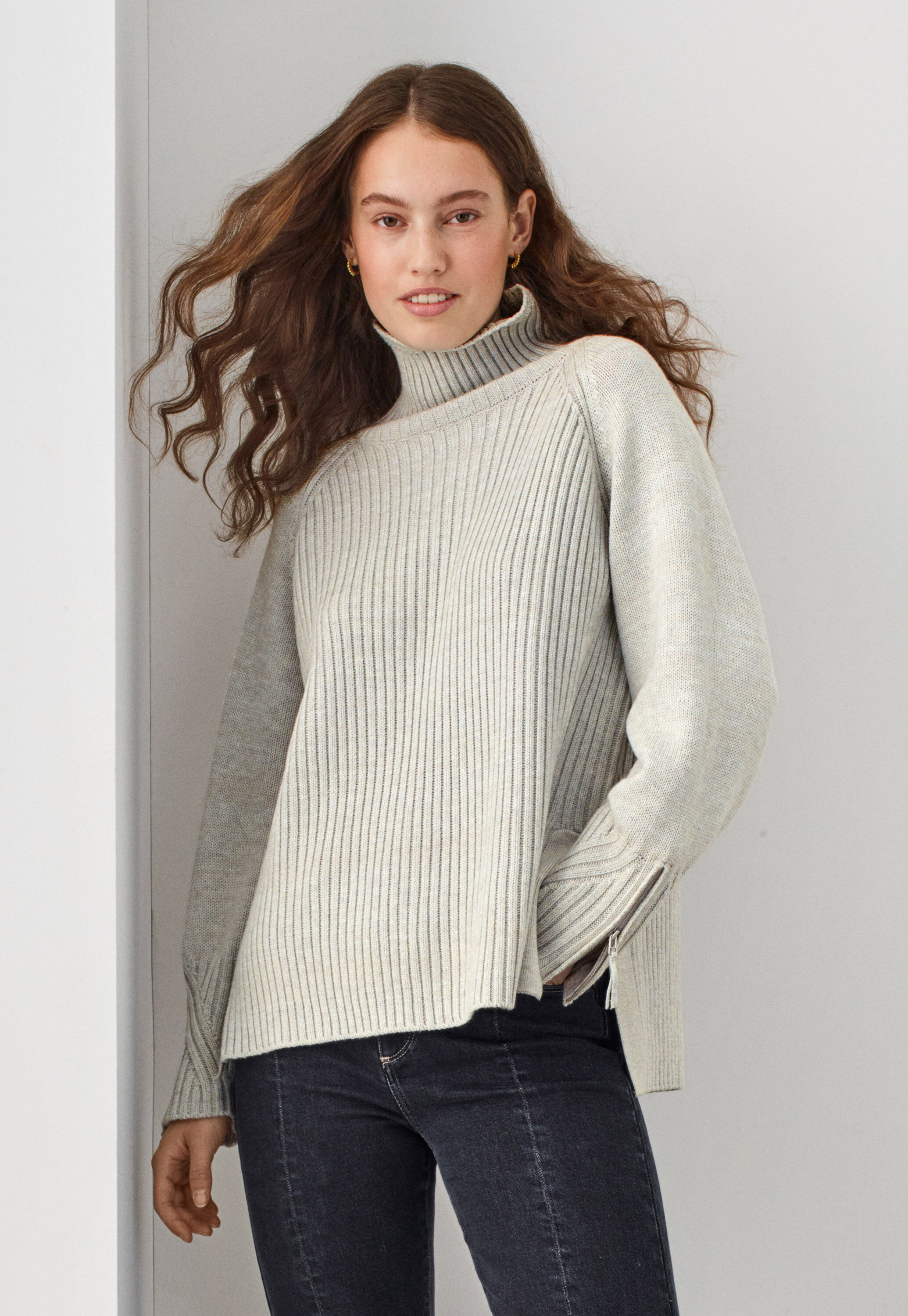 Pullover mit Trichterkragen