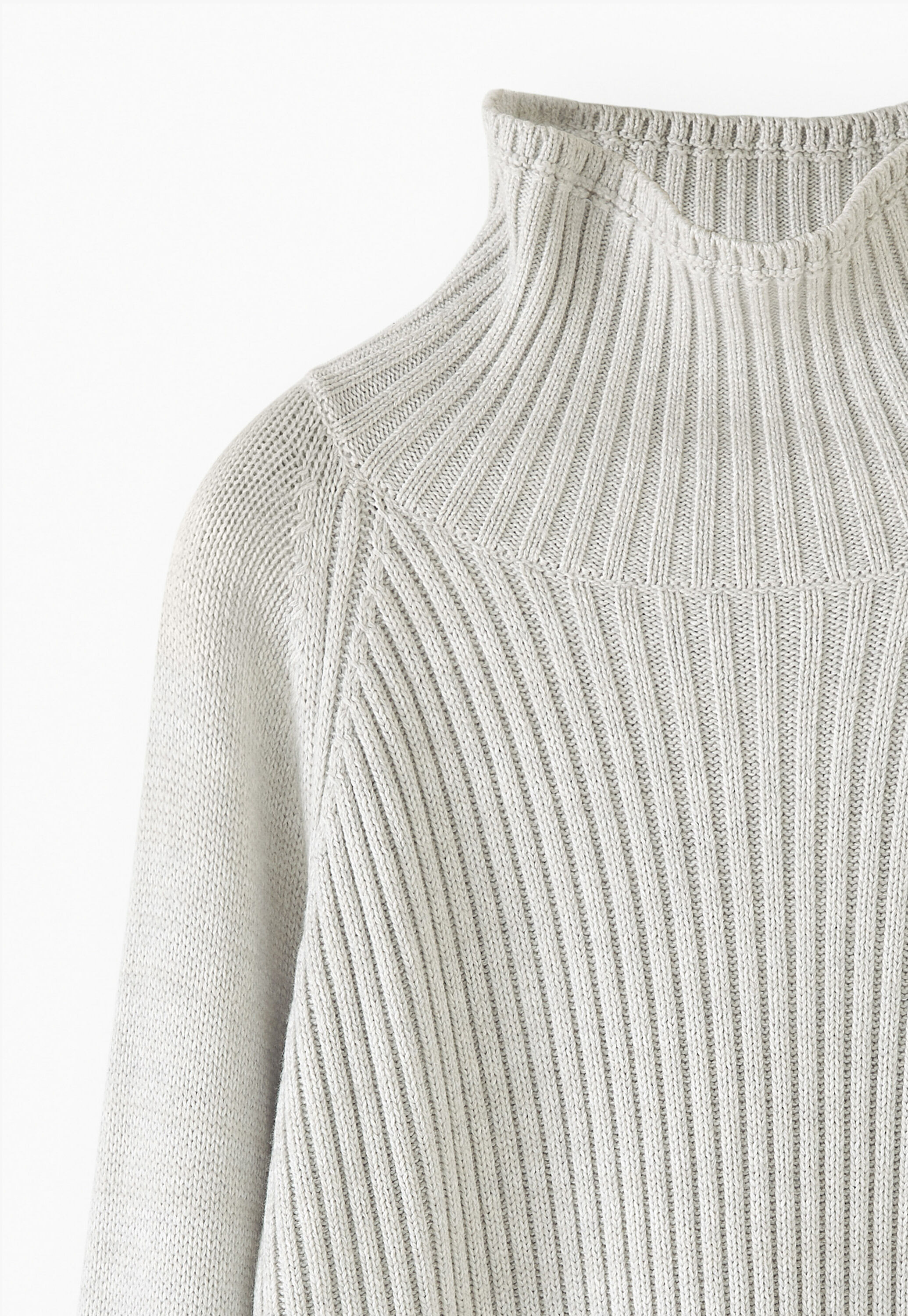 Pullover mit Trichterkragen
