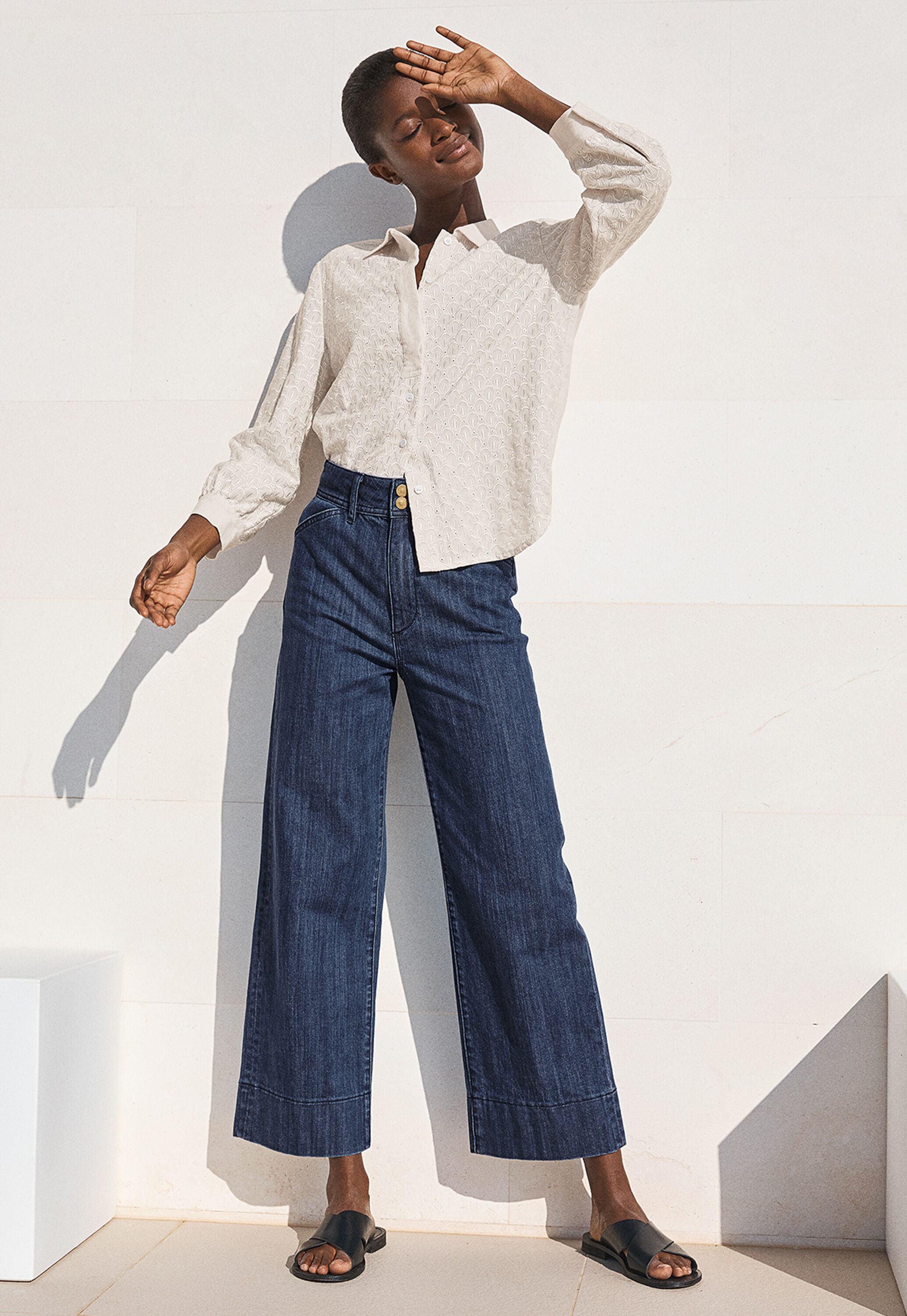 Cropped Jeans mit weitem Bein
