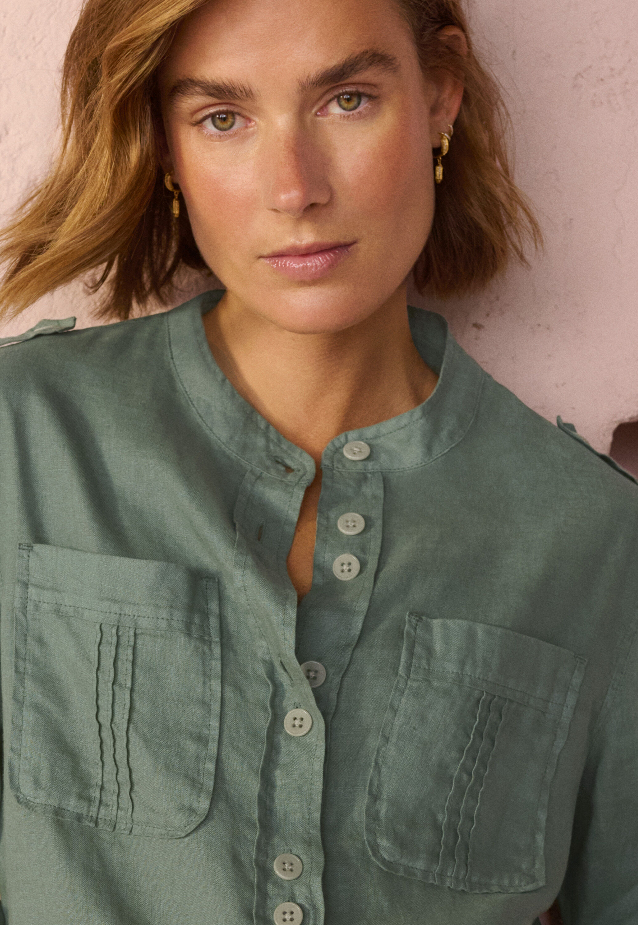 Bluse mit besticktem R&uuml;cken