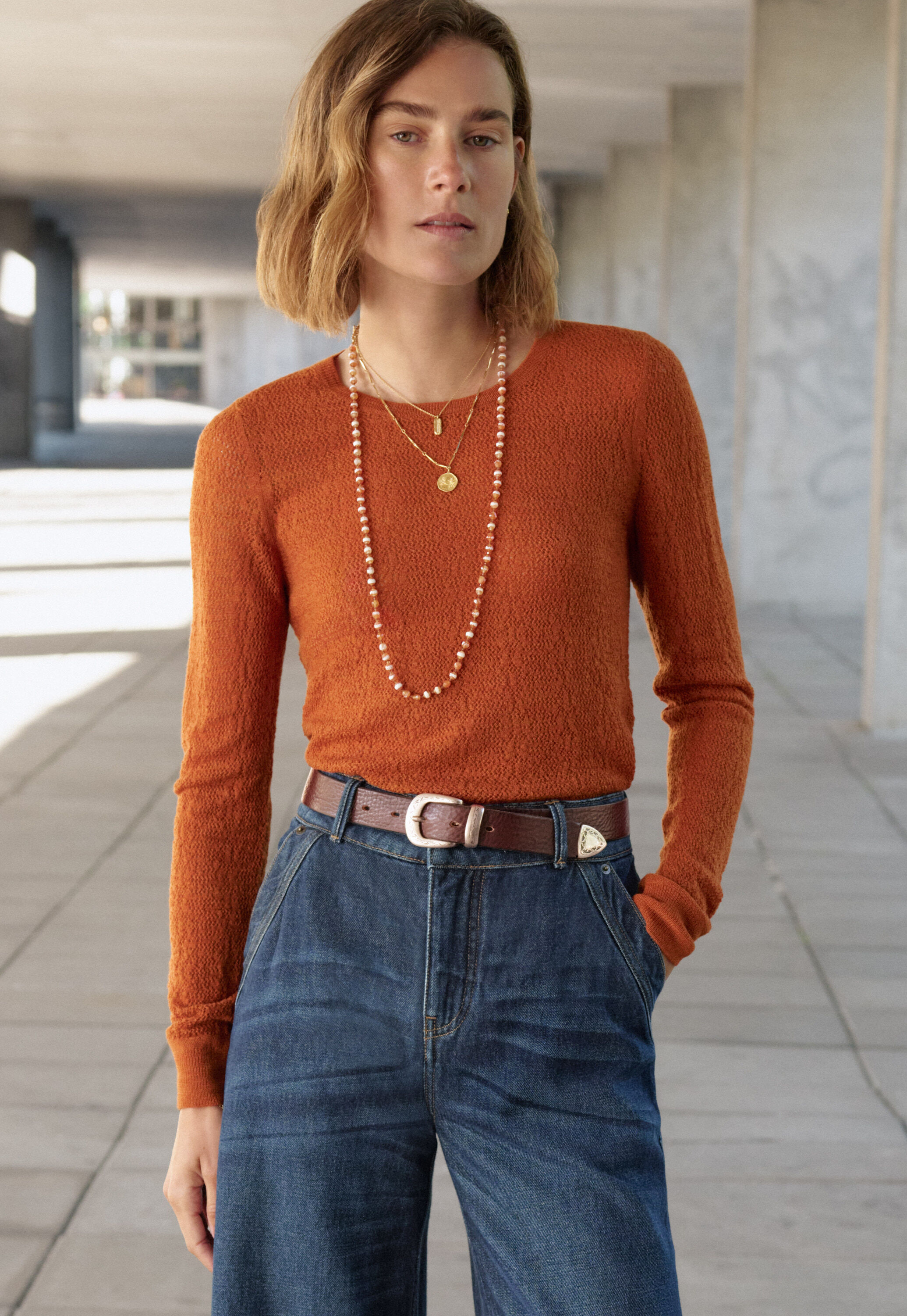 Pullover mit umgekehrten Streifen