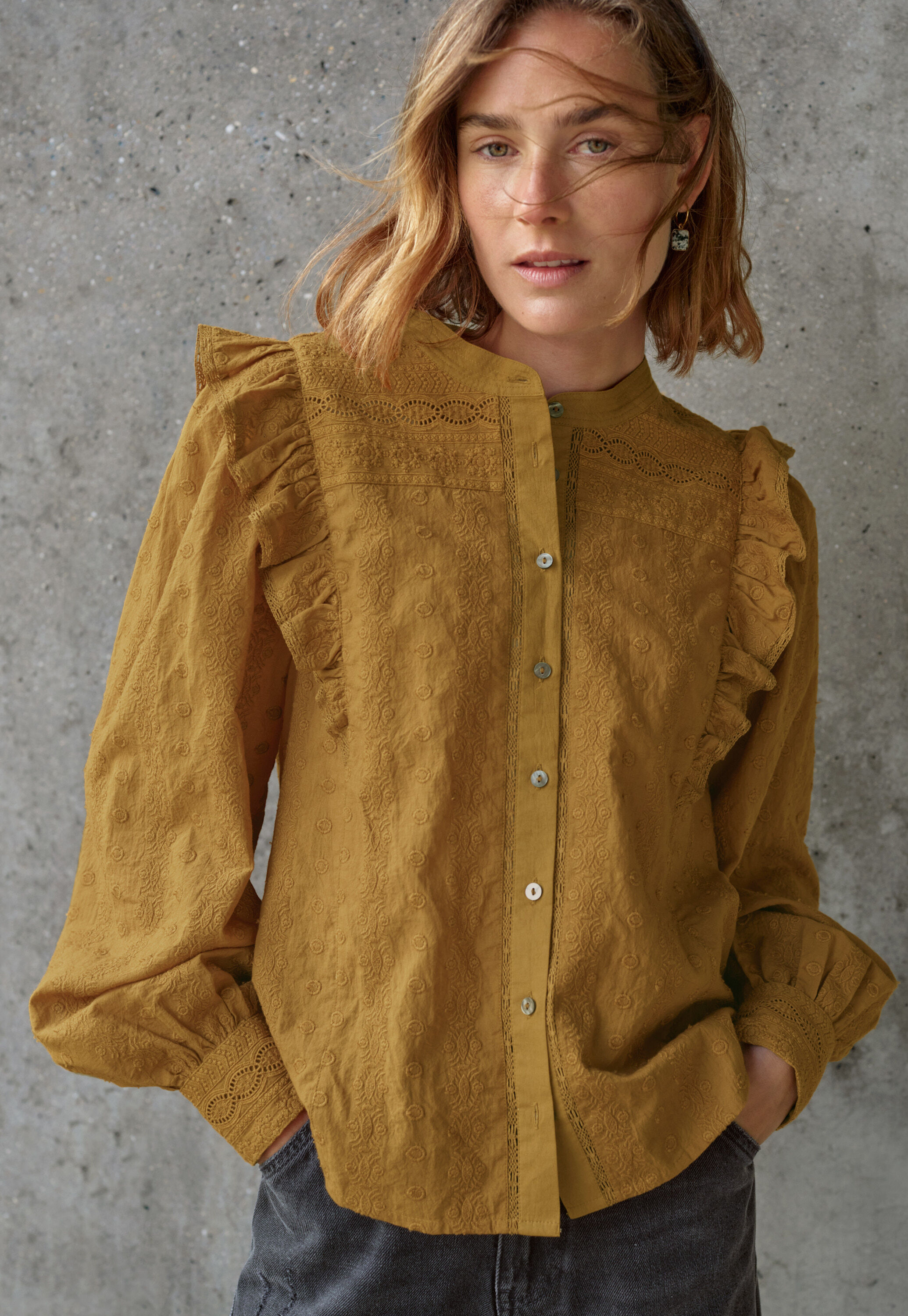 Bluse mit Biesen