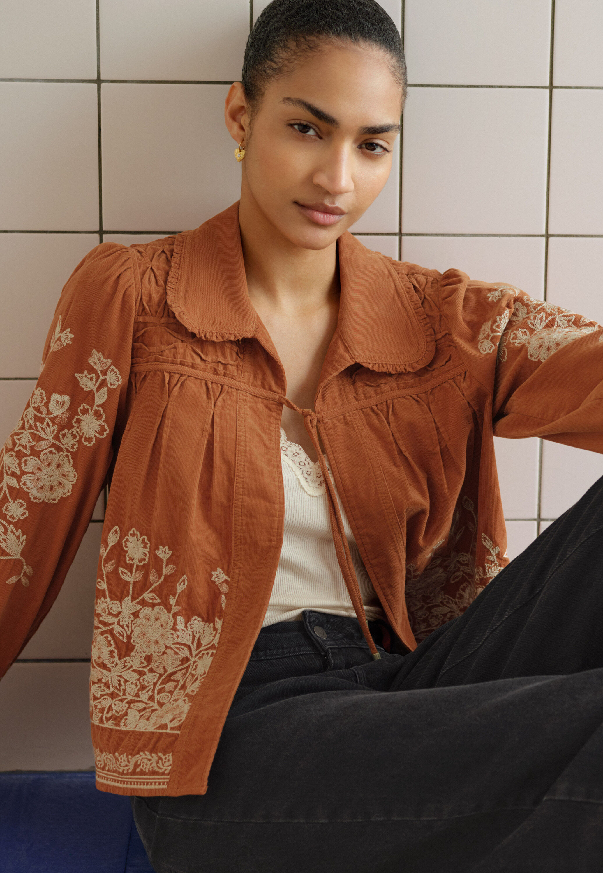 Bestickte Cordjacke