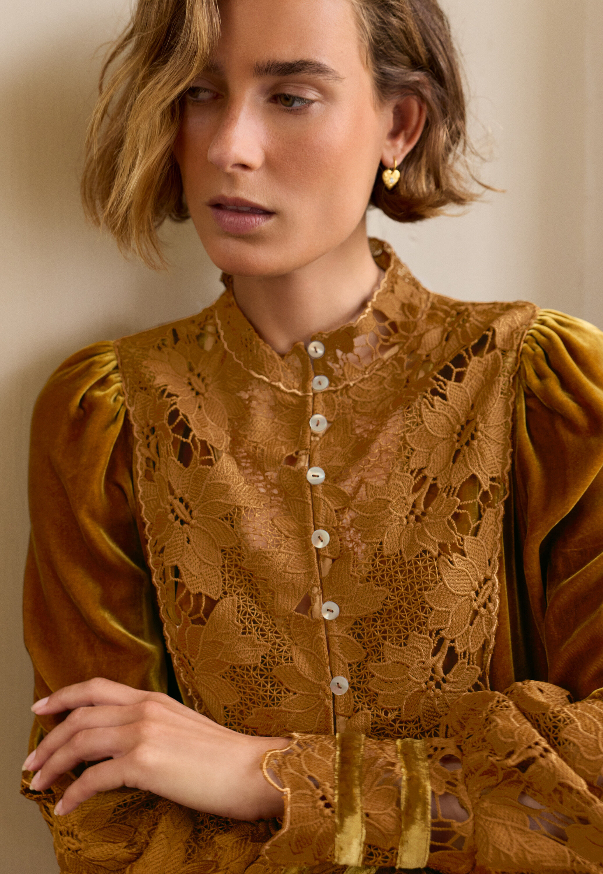 Samtkleid, Goldener Honig, large