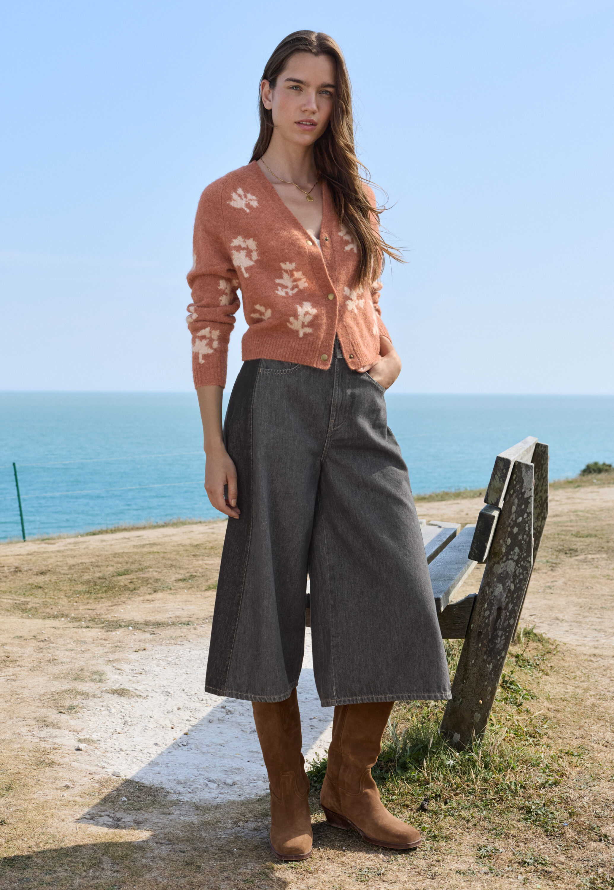 Jeans mit geschlitztem Saum
