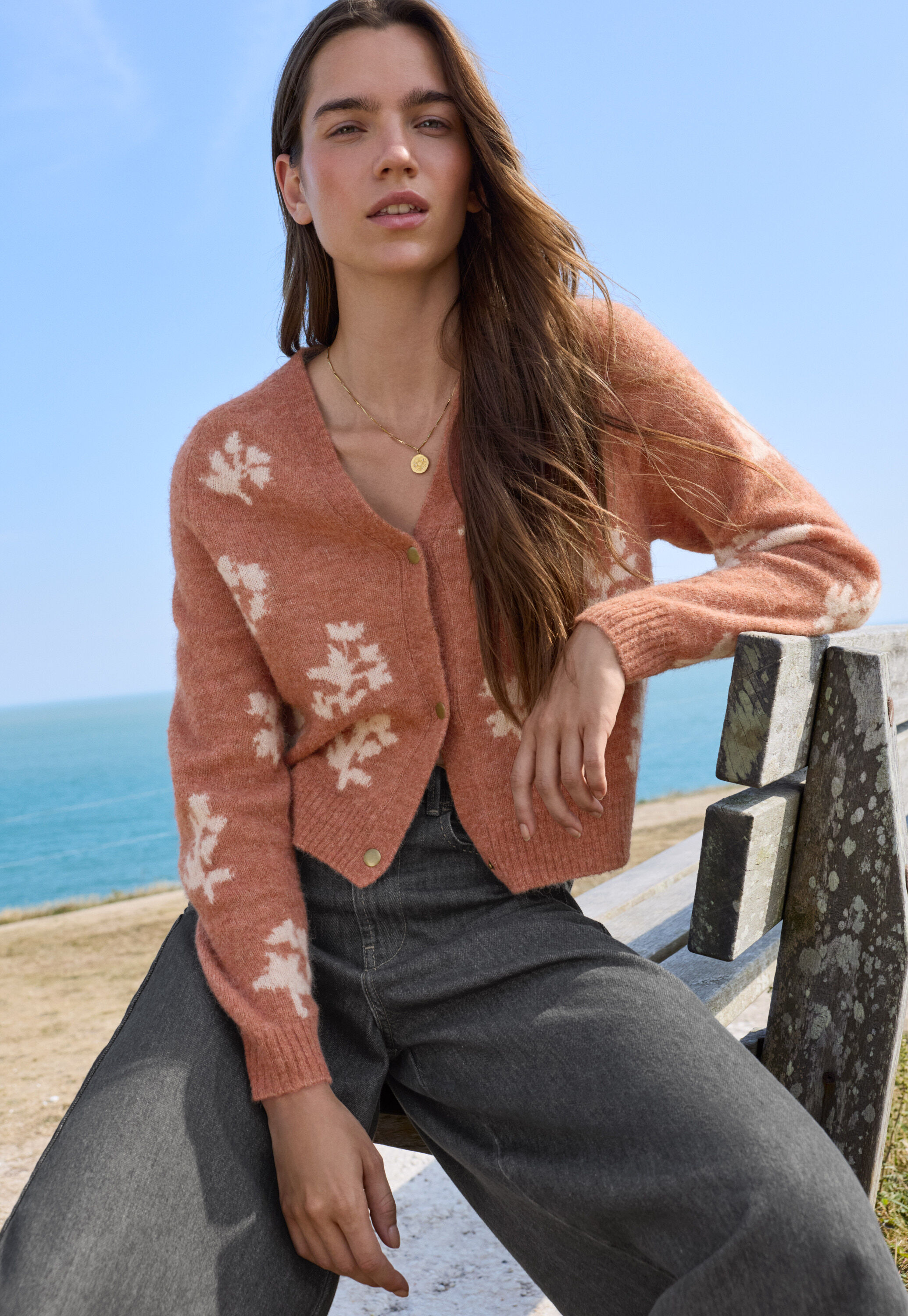 Intarsien-Cardigan mit V-Ausschnitt, Zartes Chili/Rouge, large