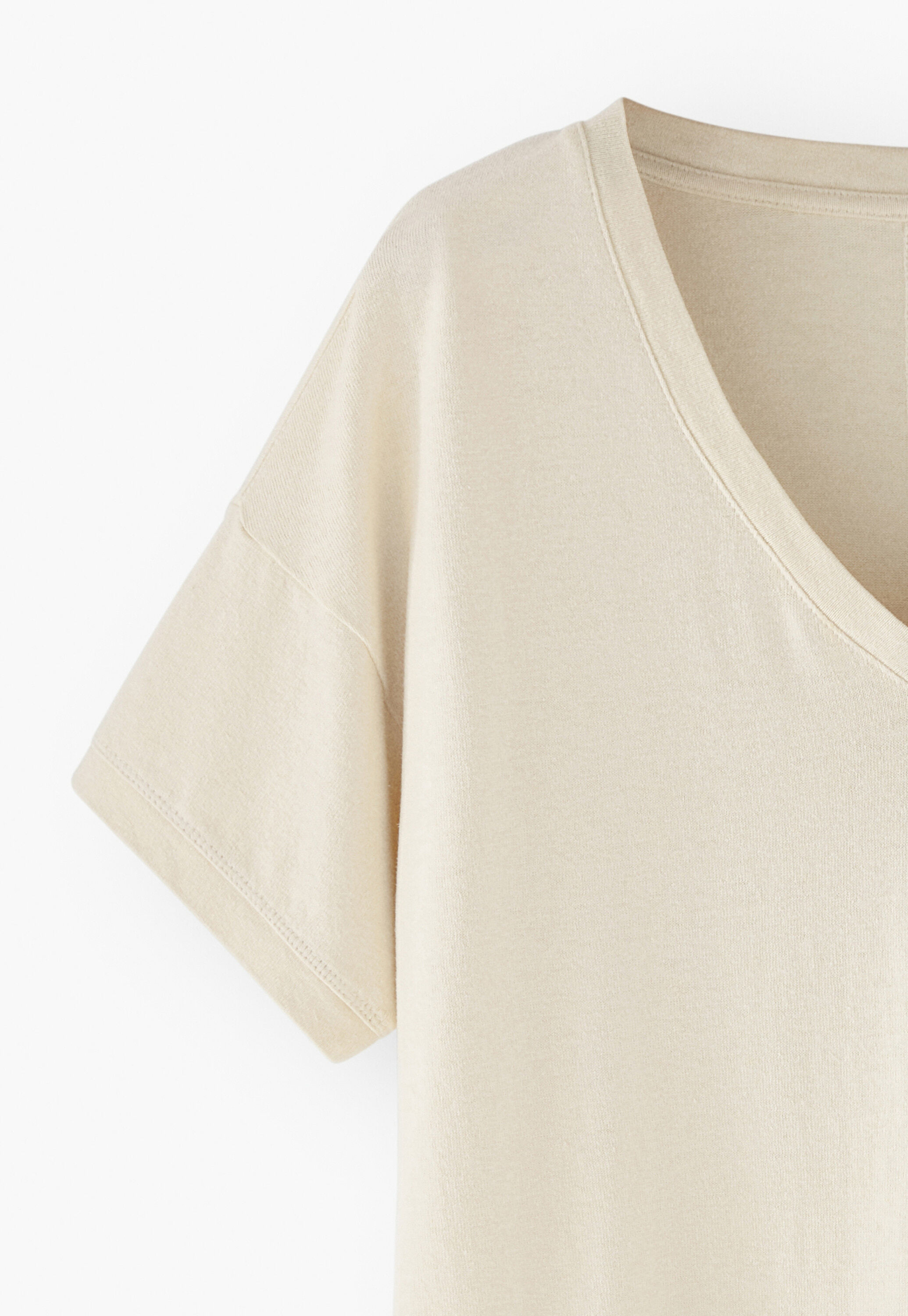 T-Shirt mit V-Ausschnitt