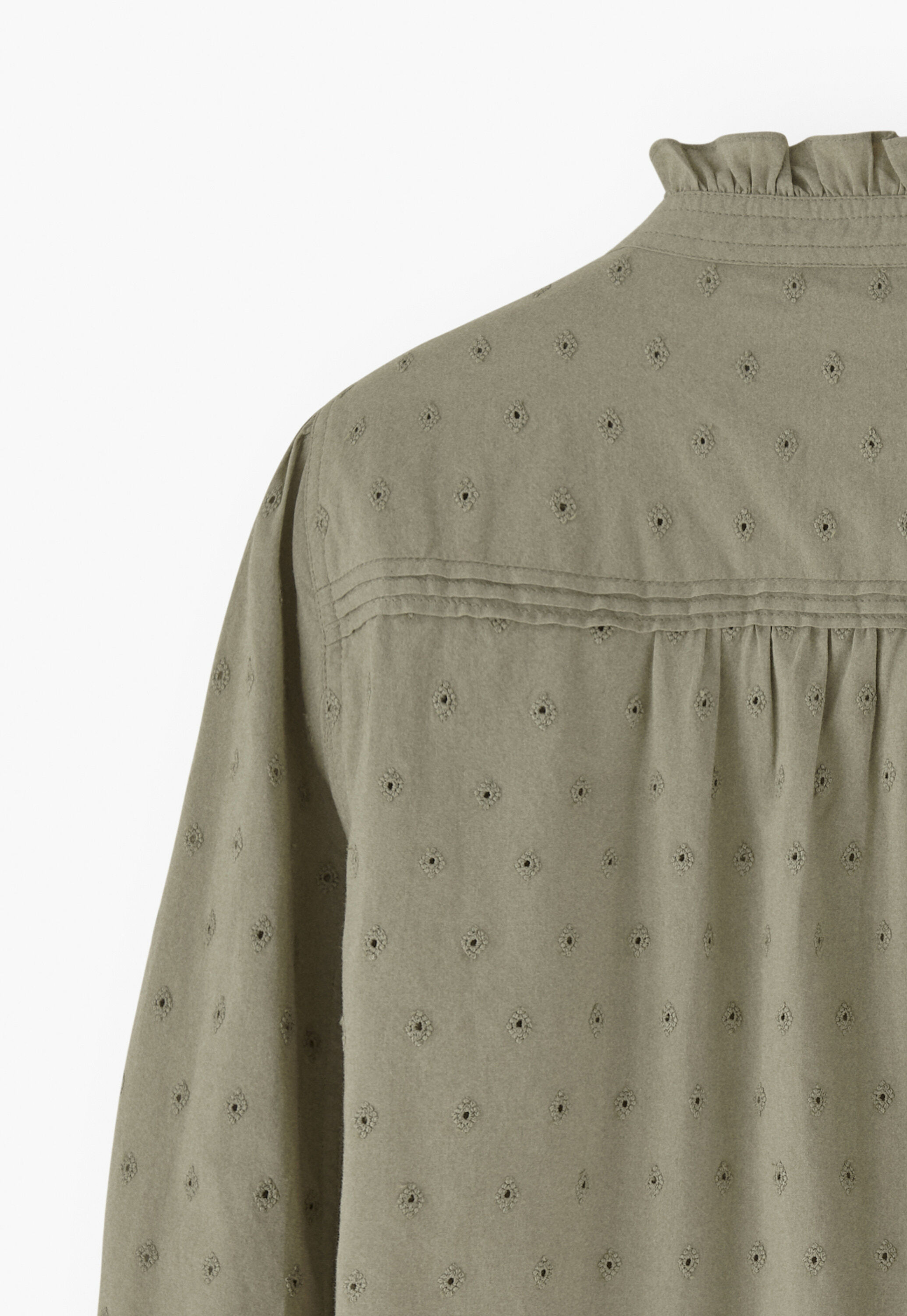 Broderie-Bluse mit R&uuml;schenkragen