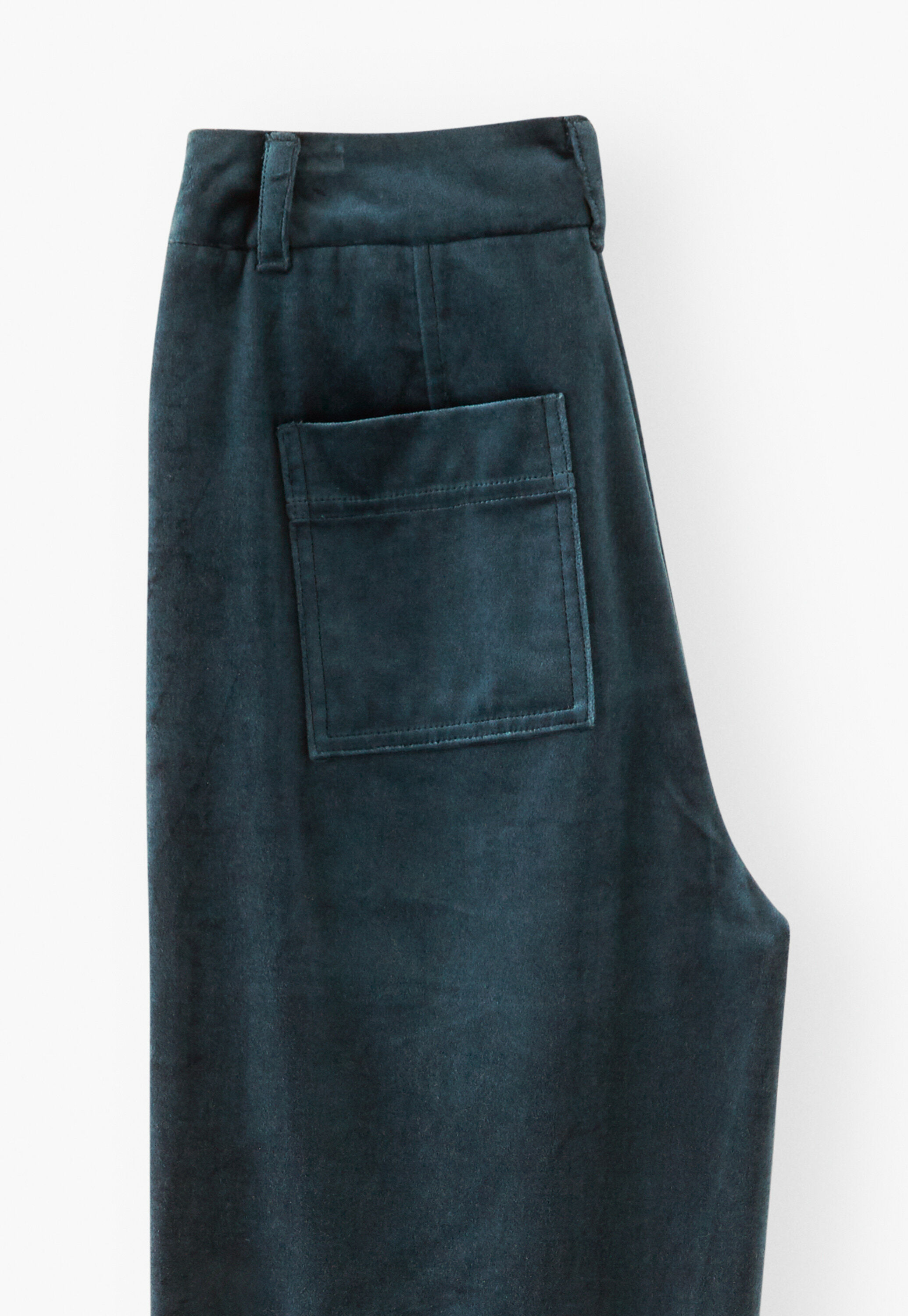 Samthose mit weitem Bein