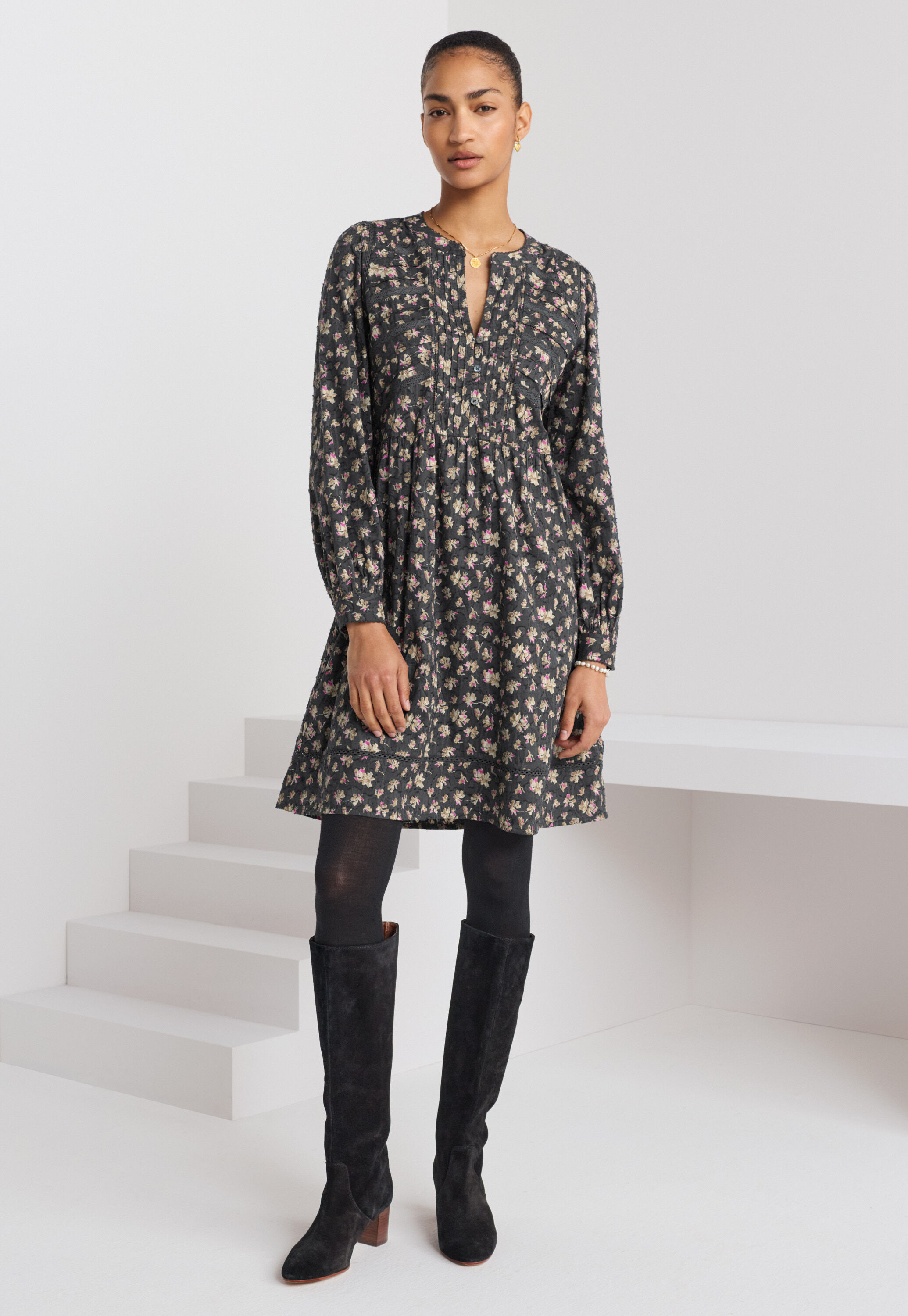 Kurzes Kleid mit Print